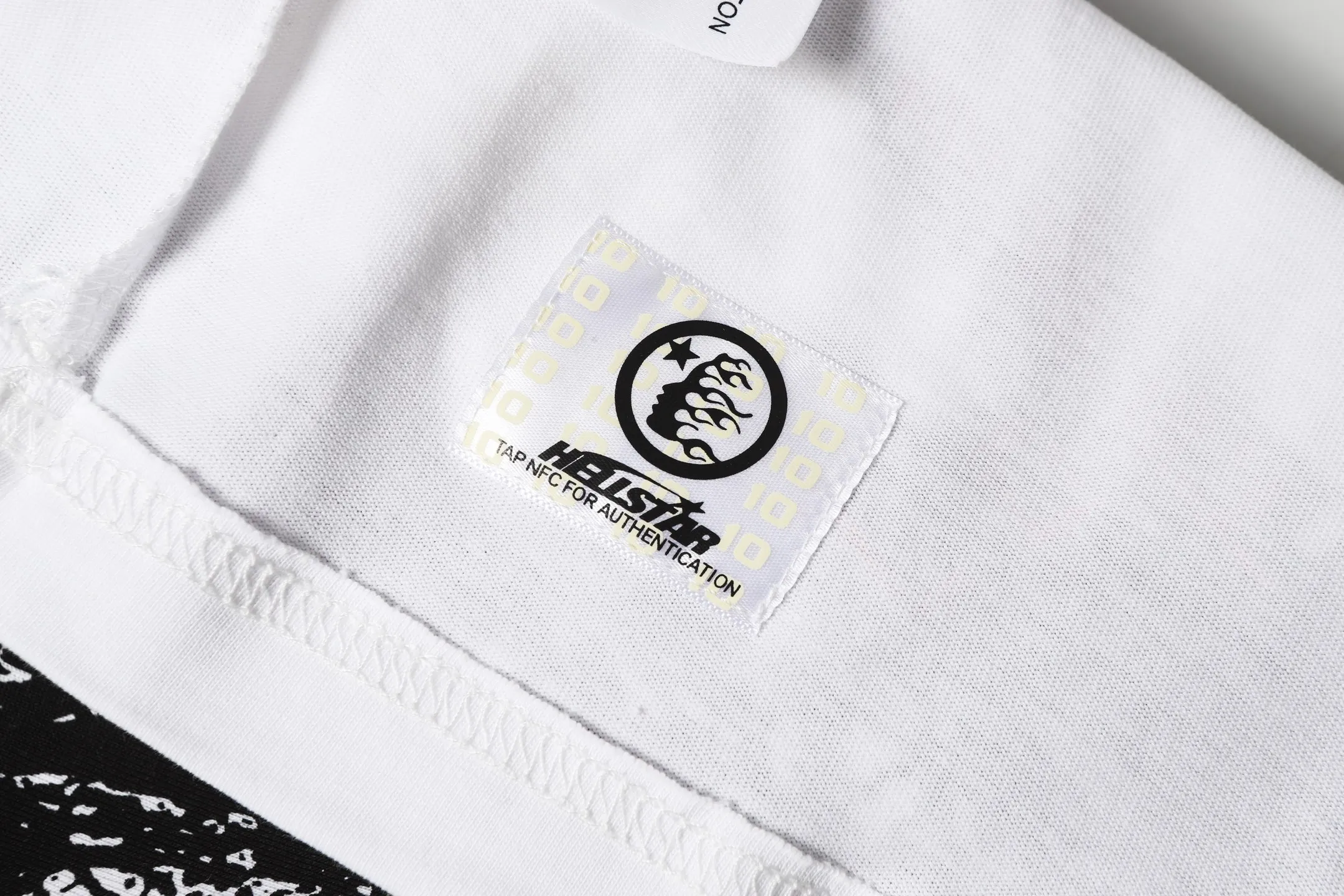 P108 Real-stock Hellstar cross-border European and American style, street fashion brand pure cotton T-shirt. Fabric: 32 counts of 240g combed double yarn pure cotton Size: S-M- L- X L Color: White: Apricot 👉 👉 👉