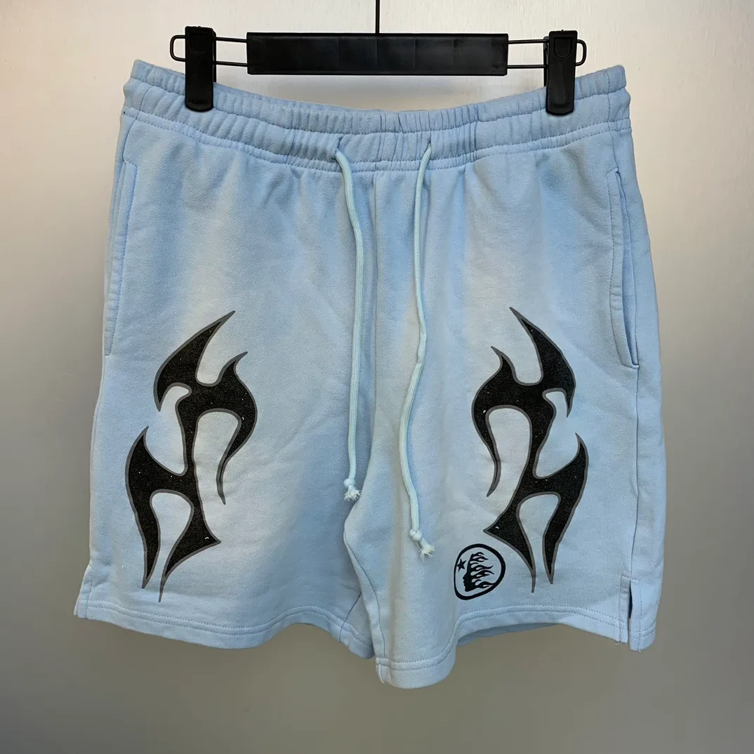 P150 HELLSTAR STUDIOS SHORTS High-quality spray-on distressed cotton shorts, the new hot beauty trend Hellstar!  Standard beauty and trendy workmanship, original customization (fabric, pattern, printing, hang tag, main mark, etc.), exaggerated style, explosive style, dare to break through tradition, bring adventurous new fashion experience!   YoungBoy, the most popular rapper in the youth circle, has shot a lot of models for him, and celebrities such as Dababy and Swae Lee frequently get dressed!  color: Blue Size: S, M, L, XL