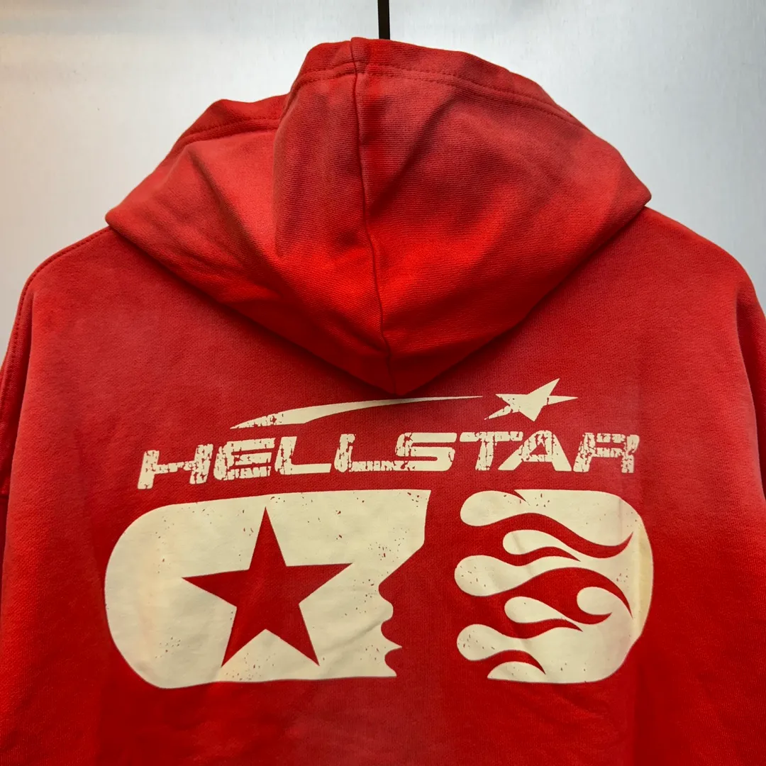 P240 HELLSTAR STUDIOS ZIP HOODIE Beauty and fashion washable water spray Ma Liu distressed hoodie sweatshirt jacket The new hot beauty trend Hellstar!  Standard beauty and trendy workmanship, original customization (fabric, pattern, printing, hang tag, main mark, etc.), exaggerated style, explosive style, dare to break through tradition, bring adventurous new fashion experience!   YoungBoy, the most popular rapper in the youth circle, has shot a lot of models for him, and celebrities such as Dababy and Swae Lee frequently get dressed!  color: RED Size: S, M, L, XL