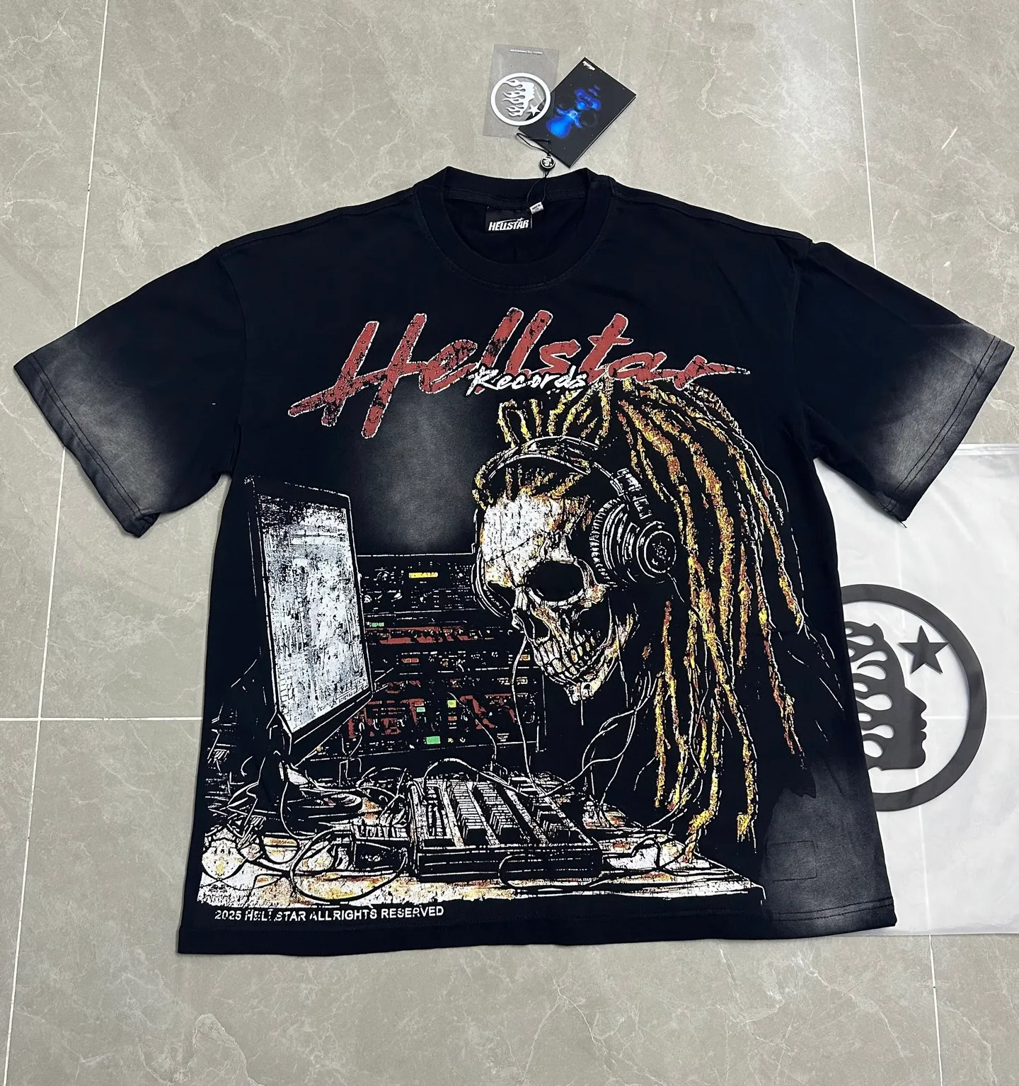 P124 112## Washed black spray Ma Liu I Hellstar Cross-border European and American style street fashion brand pure cotton T-shirt Fabric (fabric): 32 counts 250g washed combed double yarn pure cotton Size (size): S-M- L- X L Color (colour): Washed black (spray Ma Liu)