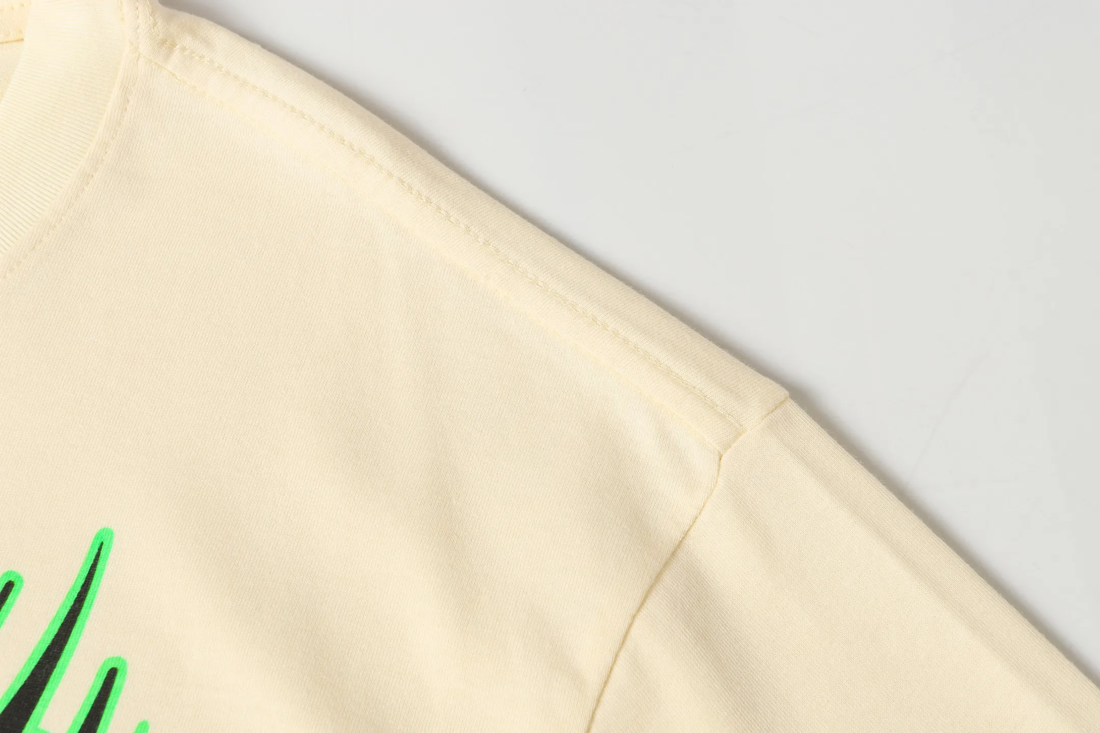 P108 Real-stock Hellstar cross-border European and American style, street fashion brand pure cotton T-shirt Fabric (fabric): 32 counts of 240g heavy combed double yarn pure cotton Size (size): S-M- L- X L Color (colour): white/apricot 👉 👉