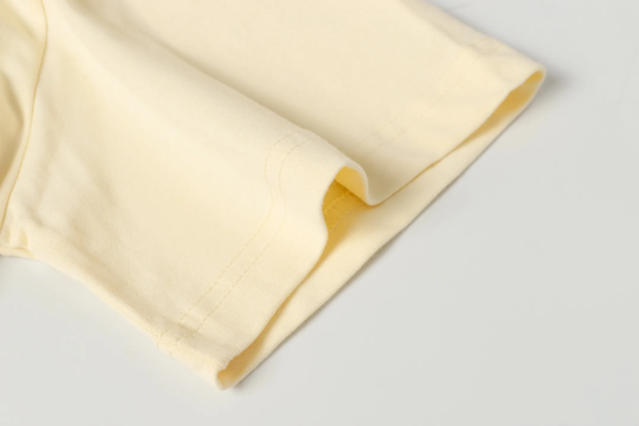 P108 Real-stock Hellstar cross-border European and American style, street fashion brand pure cotton T-shirt Fabric (fabric): 32 counts of 240g heavy combed double yarn pure cotton Size (size): S-M- L- X L Color (colour): white/apricot 👉 👉