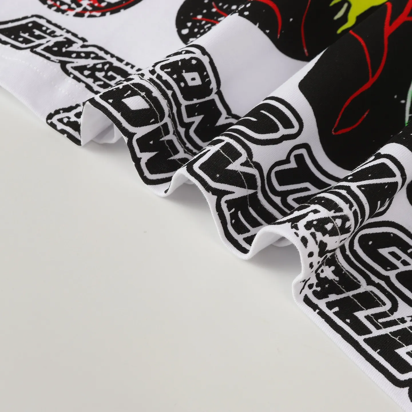 P108 Real-stock Hellstar Cross-border European and American style, street brand pure cotton T-shirt Fabric (fabric): 32 counts of 240g heavy combed double yarn pure cotton Size (size): S-M- L- X L Color (colour): Black/khaki 👉