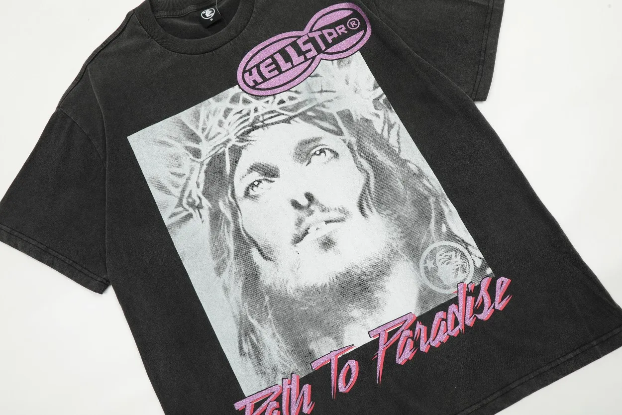 P126 Hellstar WWHD GOD Tshirt Hellstar washed and distressed short-sleeved T-shirt The new hot beauty trend Hellstar!  Standard beauty and trendy workmanship, original customization (fabric pattern, printing, hangtag, main mark, etc.), exaggerated painting style, explosive style, dare to break through tradition, bring adventurous new fashion experience!  YoungBoy, the most popular rapper in the youth circle, has shot a lot of models for him, and celebrities such as Dababy and Swae Lee frequently get dressed!  color: Vintage Black (washed black) size: S, M, L, XL