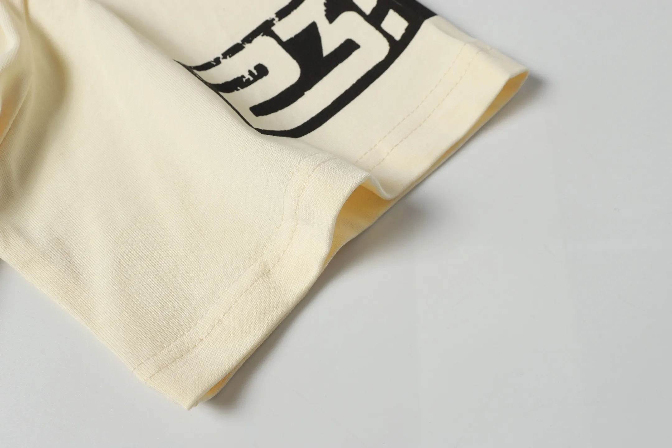 P108 Real-stock Hellstar Cross-border European and American style, street fashion brand pure cotton T-shirt Fabric (fabric): 32 counts of 240g heavy combed yarn pure cotton Size (size): S-M- L- X L Color (colour): apricot/white