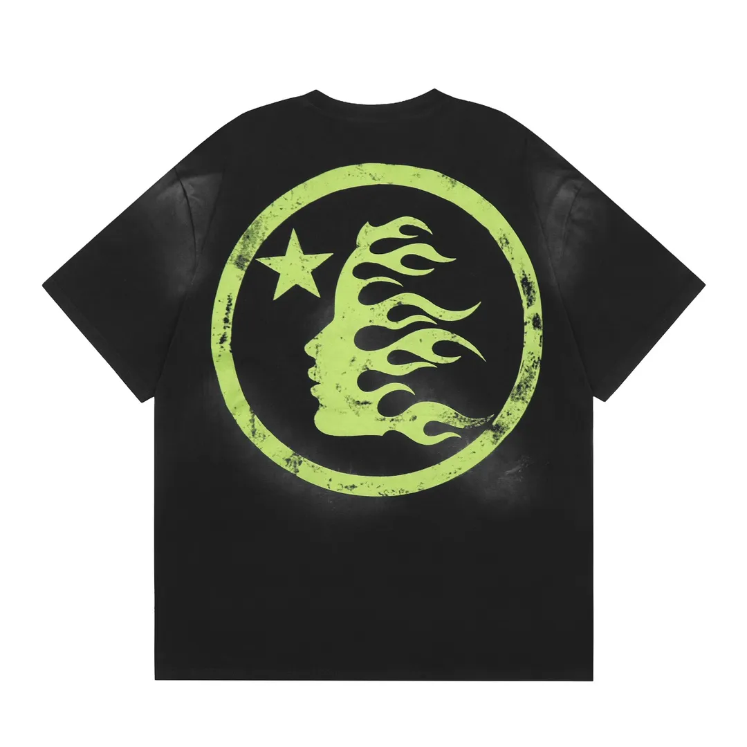 P126 Hellstar Studios Classic LOGO Black Green Short Sleeve Tee Shirt Spray Ma Liu T-shirt short sleeve, the new hot beauty trend Hellstar!  Standard beauty and trendy workmanship, original customization (fabric, pattern, printing, hang tag, main mark, etc.), exaggerated style, explosive style, dare to break through tradition, bring adventurous new fashion experience!   YoungBoy, the most popular rapper in the youth circle, has shot a lot of models for him, and celebrities such as Dababy and Swae Lee frequently get dressed!  color: black Size: S, M, L, XL