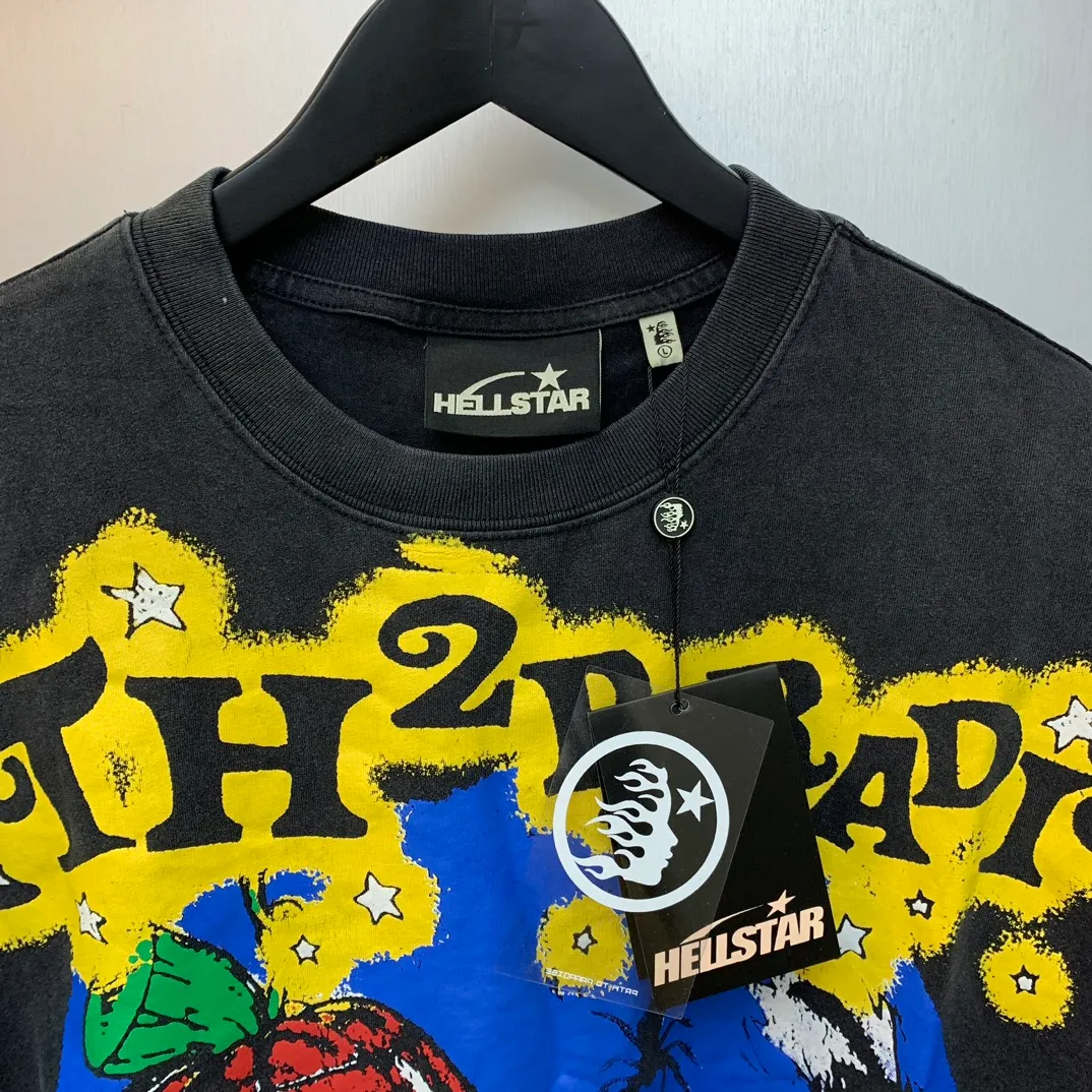 P140 Hellstar Halloween 1996 P4P Tee Shirt American fashionable short-sleeved T-shirt, the new popular American fashionable Hellstar!  Standard beauty and trendy workmanship, original customization (fabric, pattern, printing, hang tag, main mark, etc.), exaggerated style, explosive style, dare to break through tradition, bring adventurous new fashion experience!   YoungBoy, the most popular rapper in the youth circle, has shot a lot of models for him, and celebrities such as Dababy and Swae Lee frequently get dressed!  color: black Size: S, M, L, XL