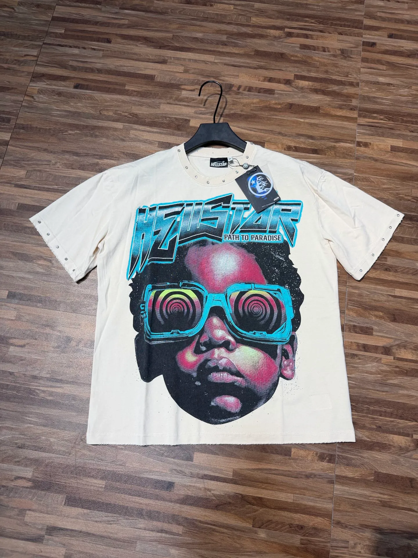 P134 Hellstar/Hellstar (actual shot) Craftsmanship: Washed retro whole piece worn + hand-made drilling + hot stamping digital printing Cross-border European and American style street fashion brand pure cotton T-shirt Fabric (fabric): 32 pieces of 250g washed and combed double yarn pure cotton Size (size): S-M- L- X L Color (colour): Washed Mi Xing