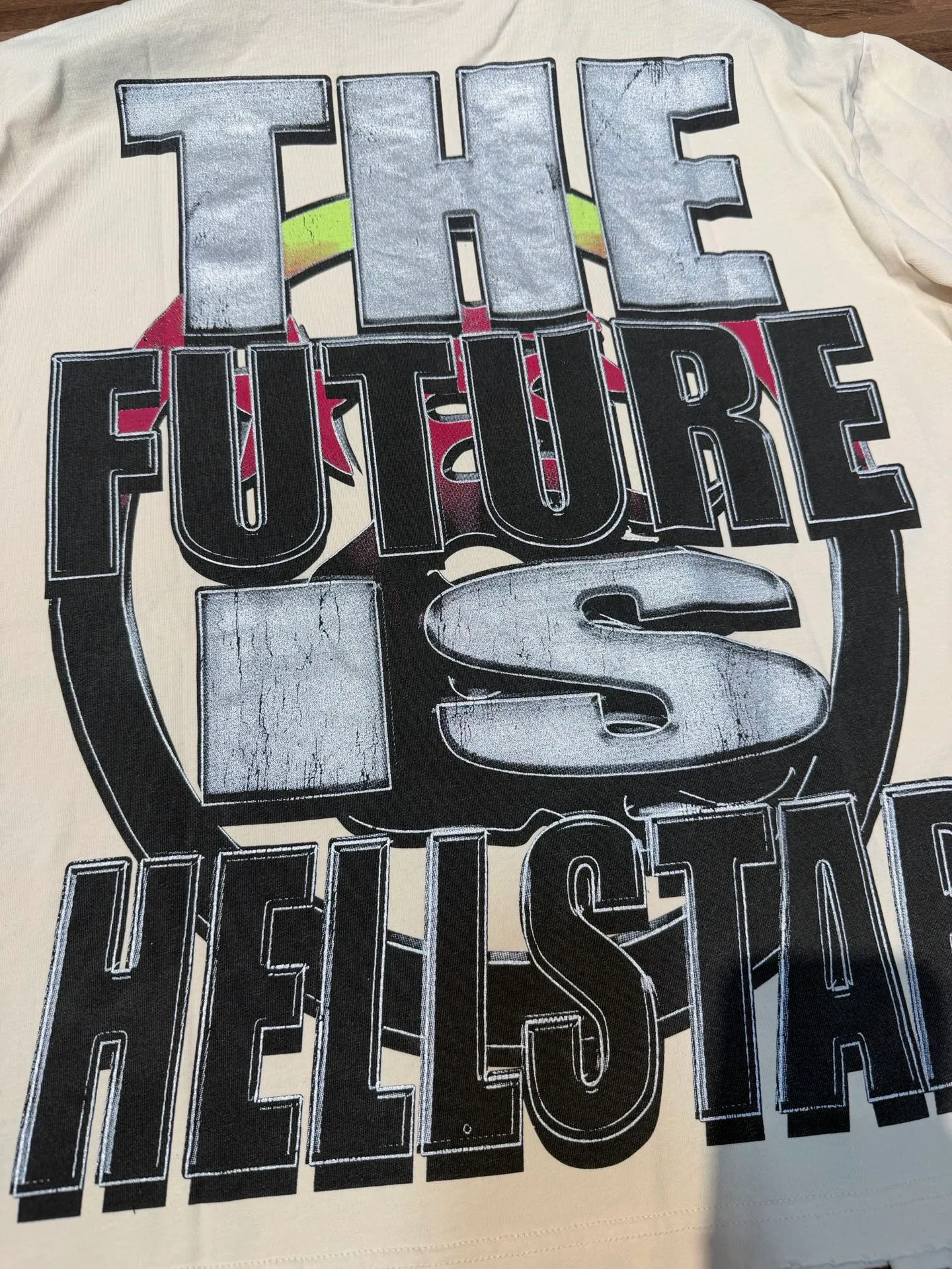P134 Hellstar/Hellstar (actual shot) Craftsmanship: Washed retro whole piece worn + hand-made drilling + hot stamping digital printing Cross-border European and American style street fashion brand pure cotton T-shirt Fabric (fabric): 32 pieces of 250g washed and combed double yarn pure cotton Size (size): S-M- L- X L Color (colour): Washed Mi Xing