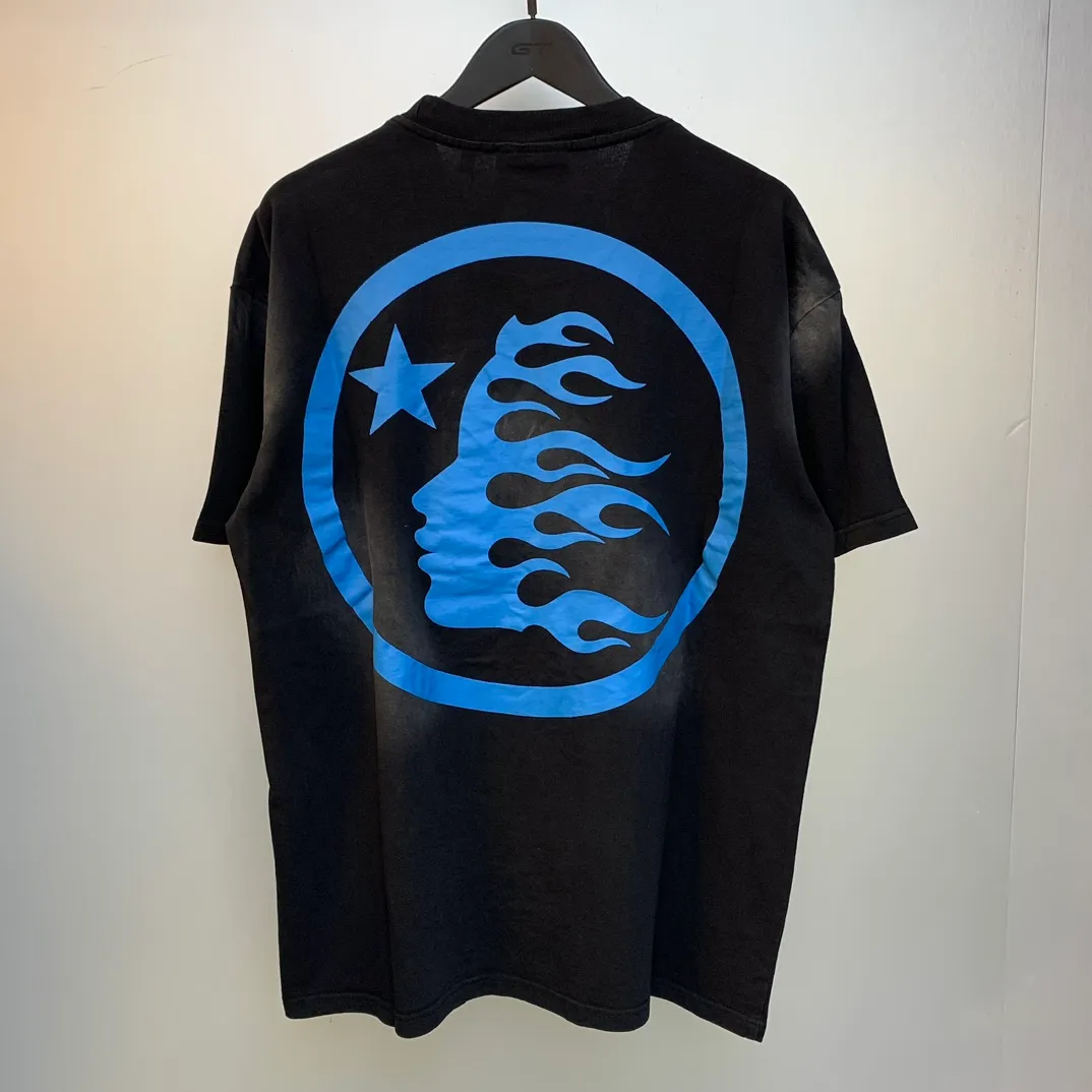 P126 Hellstar Studios Classic Blue Logo Short Sleeve Tee Shirt Washed Black Short Sleeve T-shirt The new hot beauty trend Hellstar!  Standard beauty and trendy workmanship, original customization (fabric, pattern, printing, hang tag, main mark, etc.), exaggerated style, explosive style, dare to break through tradition, bring adventurous new fashion experience!   YoungBoy, the most popular rapper in the youth circle, has shot a lot of models for him, and celebrities such as Dababy and Swae Lee frequently get dressed!  color: black Size: S, M, L, XL