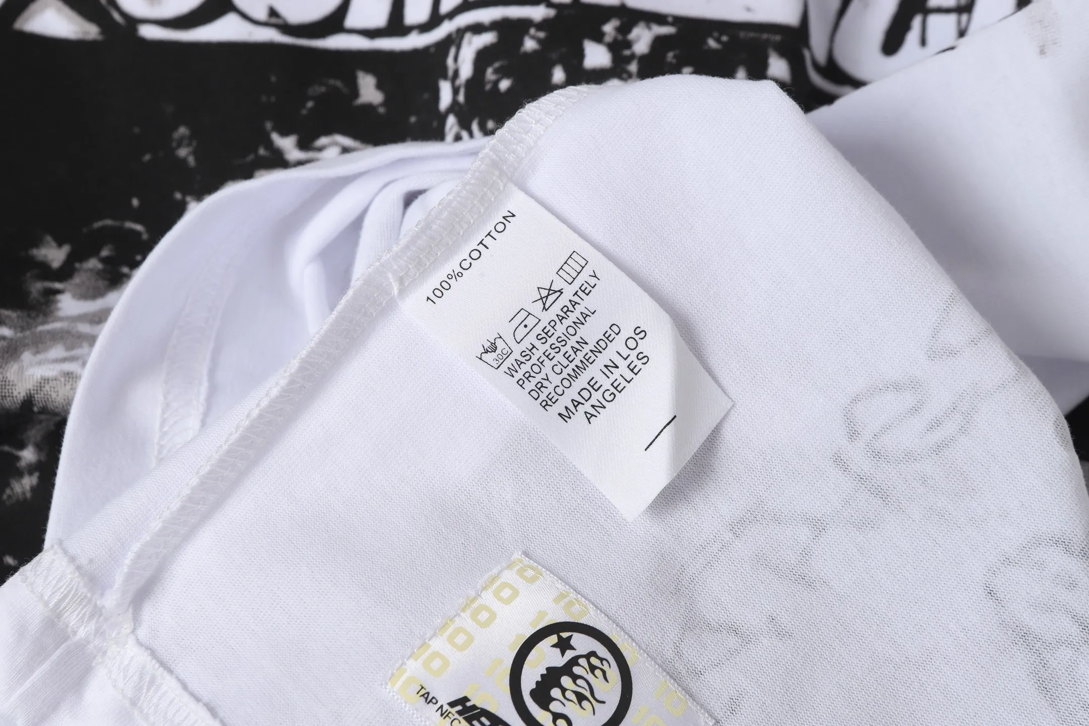 P108 Real-stock Hellstar Cross-border European and American style, street fashion brand pure cotton T-shirt Fabric (fabric): 32 pieces of 240g heavy combed double yarn pure cotton Size (size): S-M- L- X L Color (colour): white 👉