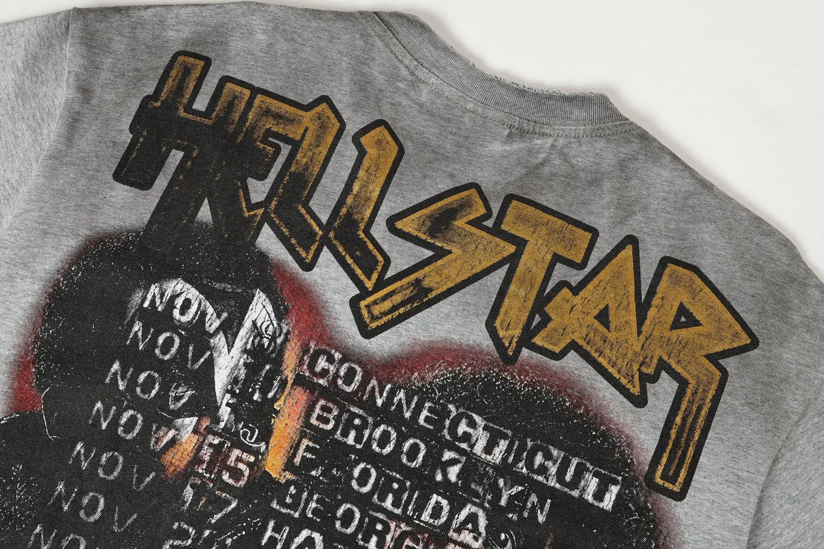 P134 Hellstar/Hellstar (actual shot) Craftsmanship: Washed and sprayed + holes + the whole piece washed and frayed Cross-border European and American style street brand pure cotton T-shirt Fabric (fabric): 32 pieces of 250g washed combed double yarn pure cotton Size (size): S-M- L- X L Color (colour): washed black/washed gray 👉