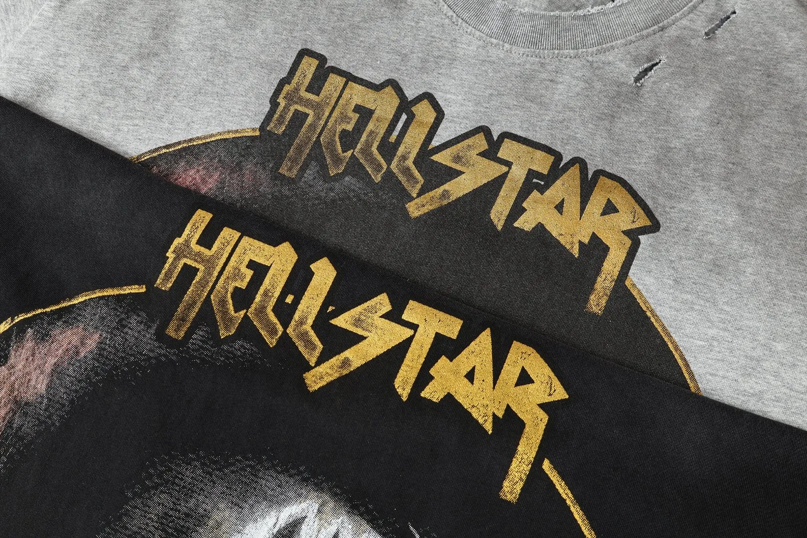 P134 Hellstar/Hellstar (actual shot) Craftsmanship: Washed and sprayed + holes + the whole piece washed and frayed Cross-border European and American style street brand pure cotton T-shirt Fabric (fabric): 32 pieces of 250g washed combed double yarn pure cotton Size (size): S-M- L- X L Color (colour): washed black/washed gray 👉