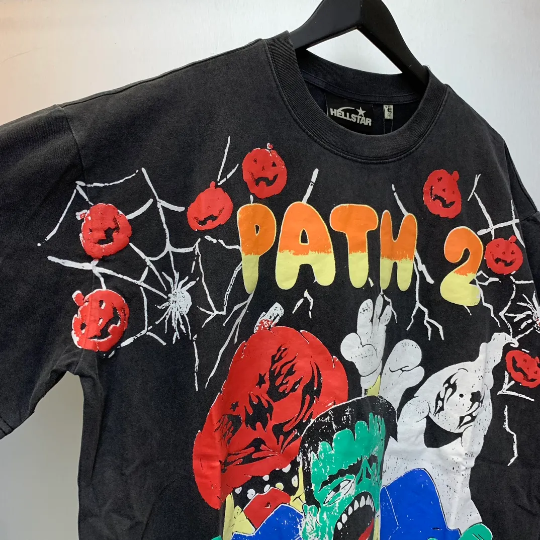 P140 Hellstar Halloween 1996 HIP HOP trendy brand T-shirt short-sleeved new hot beauty trend Hellstar!  Standard beauty and trendy workmanship, original customization (fabric, pattern, printing, hang tag, main mark, etc.), exaggerated style, explosive style, dare to break through tradition, bring adventurous new fashion experience!   YoungBoy, the most popular rapper in the youth circle, has shot a lot of models for him, and celebrities such as Dababy and Swae Lee frequently get dressed!  color: black Size: S, M, L, XL
