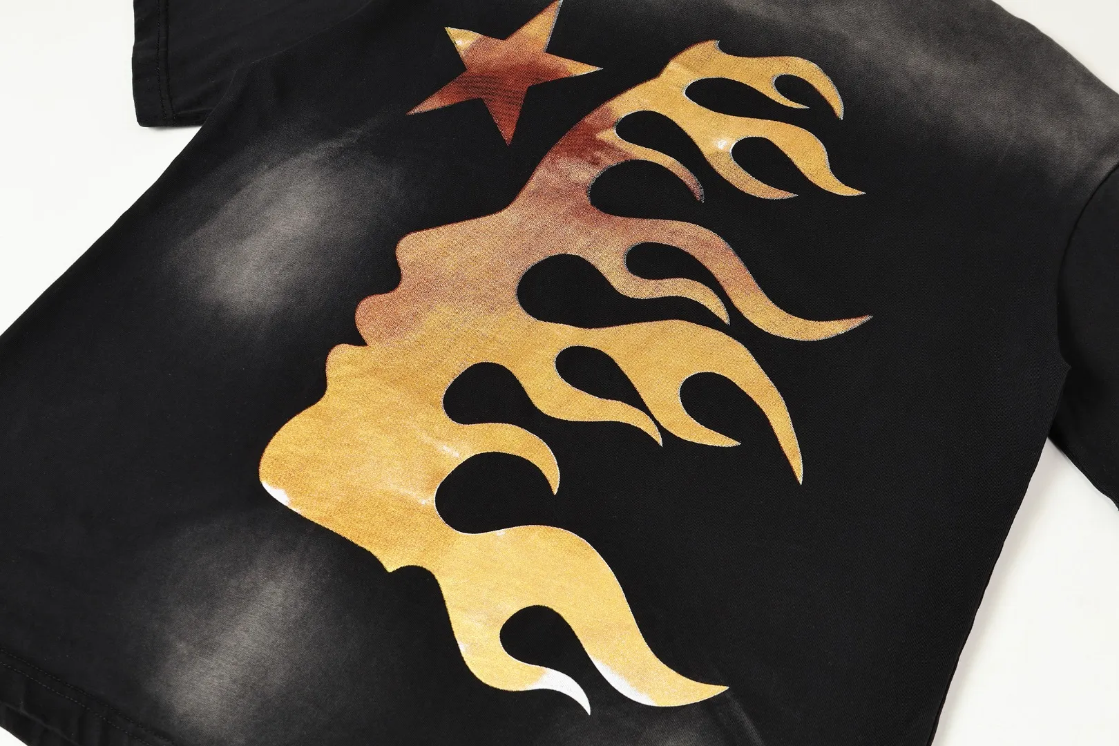 P124 Real-stock high-definition Hellstar Cross-border European and American style street brand pure cotton T-shirt Fabric (fabric): 32 pieces of 250g washed combed double yarn pure cotton Size (size): S-M- L- X L Color (colour): Washed black 👉