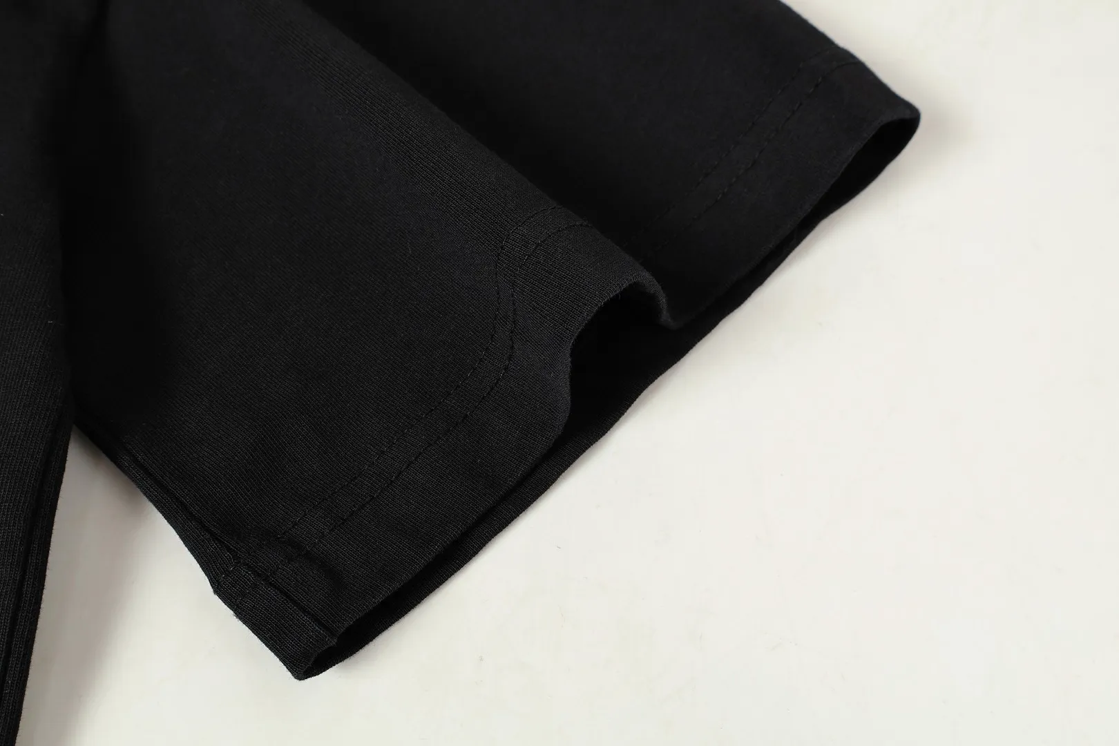 P124 Real-stock high-definition Hellstar Cross-border European and American style street brand pure cotton T-shirt Fabric (fabric): 32 pieces of 250g washed combed double yarn pure cotton Size (size): S-M- L- X L Color (colour): Washed black 👉