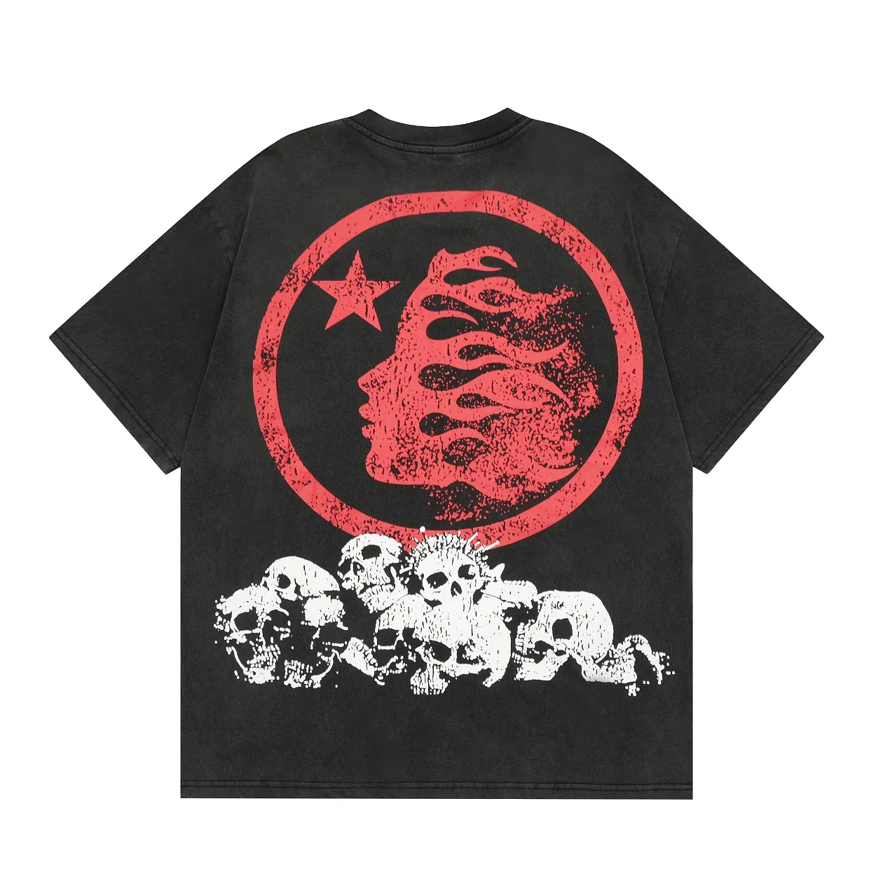 P134 Hellstar "Nailed Skull" Tee short-sleeved T-shirt The new hot beauty trend Hellstar! Standard beauty and trendy workmanship, original customization (fabric, pattern, printing, hang tag, main mark, etc.), exaggerated style, explosive style, dare to break through tradition, bring adventurous new fashion experience!   YoungBoy, the most popular rapper in the youth circle, has shot a lot of models for him, and celebrities such as Dababy and Swae Lee frequently get dressed!   color: Vintage Black (washed black) size: S, M, L, XL