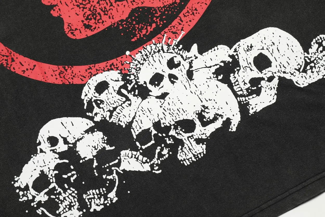P134 Hellstar "Nailed Skull" Tee short-sleeved T-shirt The new hot beauty trend Hellstar! Standard beauty and trendy workmanship, original customization (fabric, pattern, printing, hang tag, main mark, etc.), exaggerated style, explosive style, dare to break through tradition, bring adventurous new fashion experience!   YoungBoy, the most popular rapper in the youth circle, has shot a lot of models for him, and celebrities such as Dababy and Swae Lee frequently get dressed!   color: Vintage Black (washed black) size: S, M, L, XL
