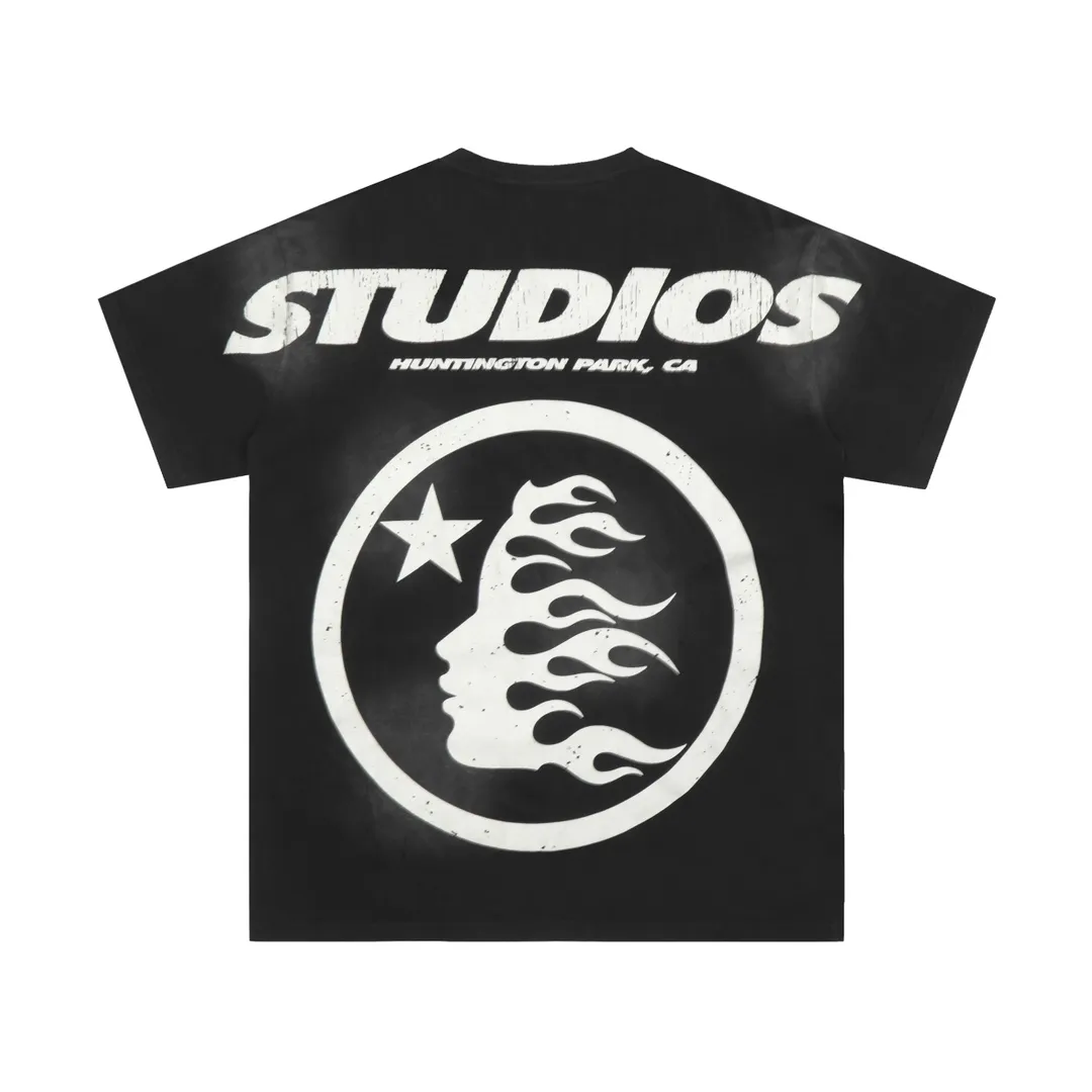 P126 HELLSTAR STUDIOS CARTOON LOGO T-SHIRT High-quality short-sleeved T-shirt, the new hot beauty trend Hellstar!  Standard beauty and trendy workmanship, original customization (fabric, pattern, printing, hang tag, main mark, etc.), exaggerated style, explosive style, dare to break through tradition, bring adventurous new fashion experience!   YoungBoy, the most popular rapper in the youth circle, has shot a lot of models for him, and celebrities such as Dababy and Swae Lee frequently get dressed!  color: black Size: S, M, L, XL