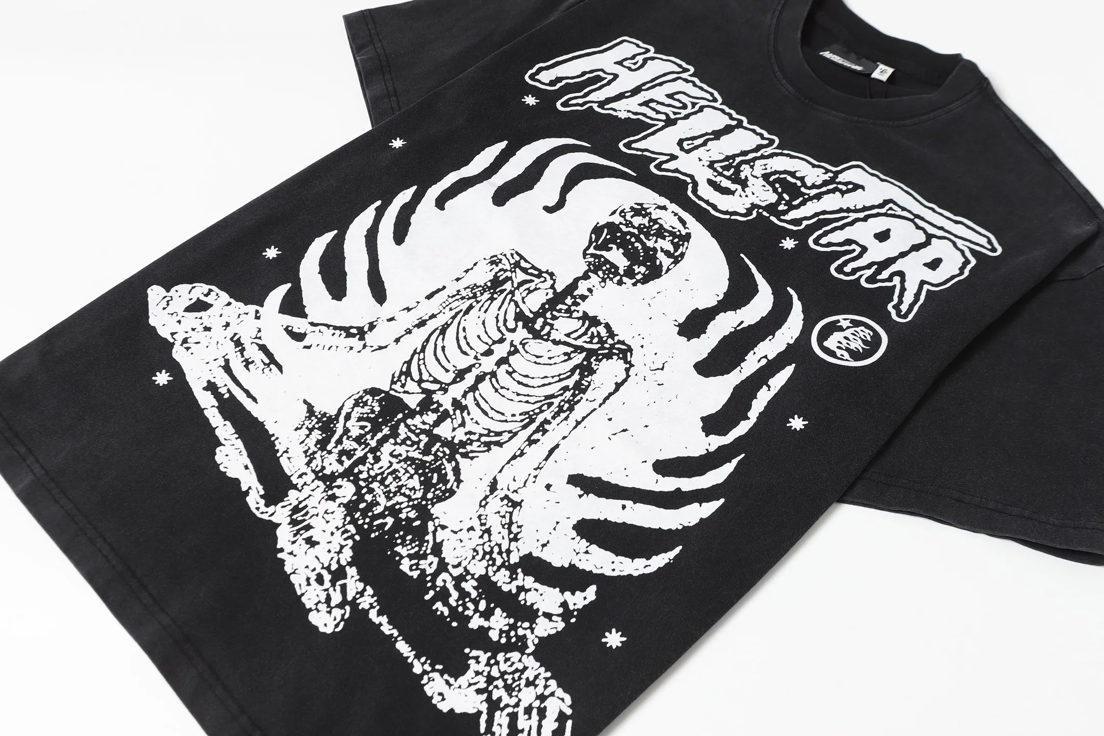 P122 Hellstar Cross-border European and American style street fashion brand pure cotton T-shirt Fabric (fabric): 32 counts of 250g washed combed double yarn pure cotton Size (size): S-M- L- X L Color (colour): Washed black (spray Ma Liu)