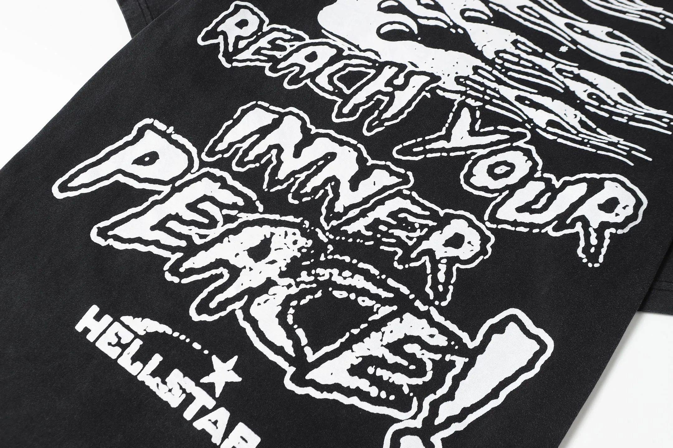P122 Hellstar Cross-border European and American style street fashion brand pure cotton T-shirt Fabric (fabric): 32 counts of 250g washed combed double yarn pure cotton Size (size): S-M- L- X L Color (colour): Washed black (spray Ma Liu)