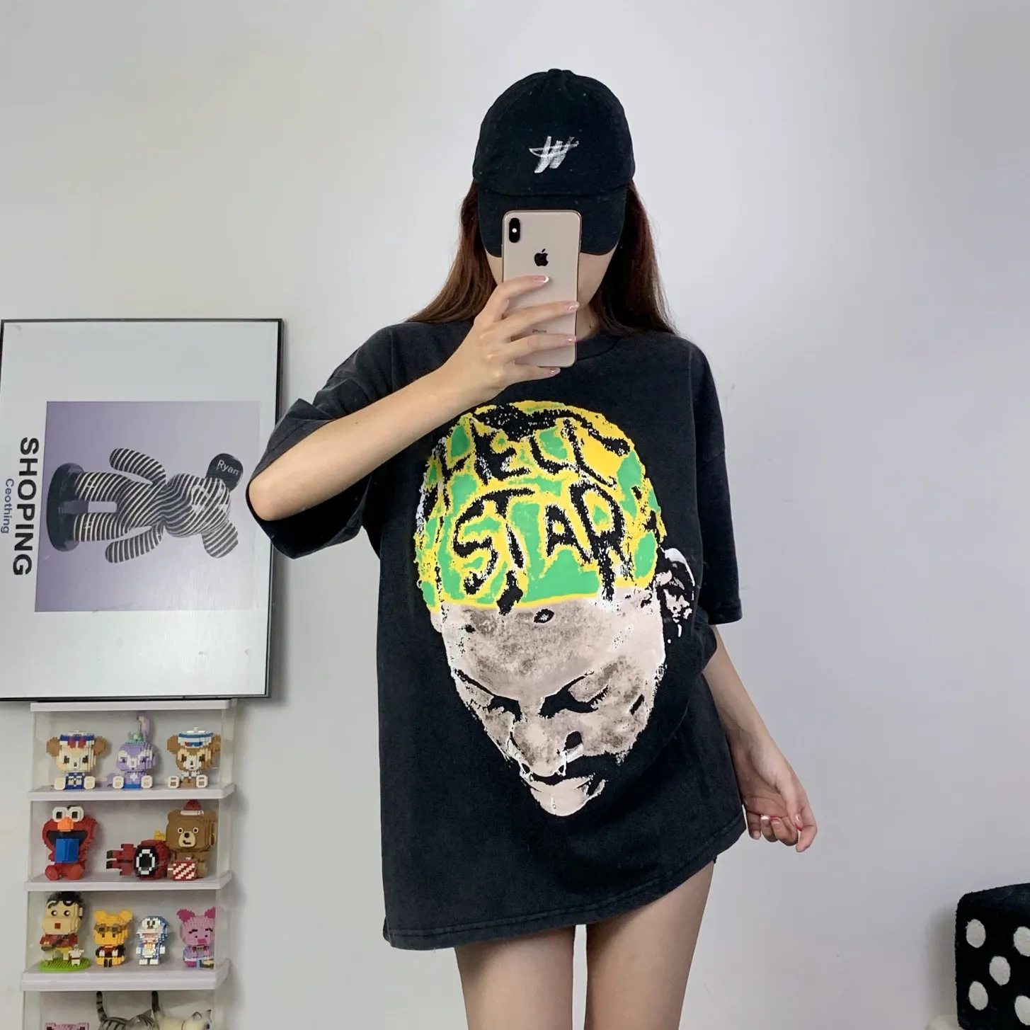 P134 Hellstar Rodman Tee short-sleeved T-shirt The new hot trendy Hellstar! Standard beauty and trendy workmanship, original customization (fabric, pattern, printing, hang tag, main mark, etc.), exaggerated style, explosive style, dare to break through tradition, bring adventurous new fashion experience!   YoungBoy, the most popular rapper in the youth circle, has shot a lot of models for him, and celebrities such as Dababy and Swae Lee frequently get dressed!   color: Vintage Black (washed black) size: S, M, L, XL