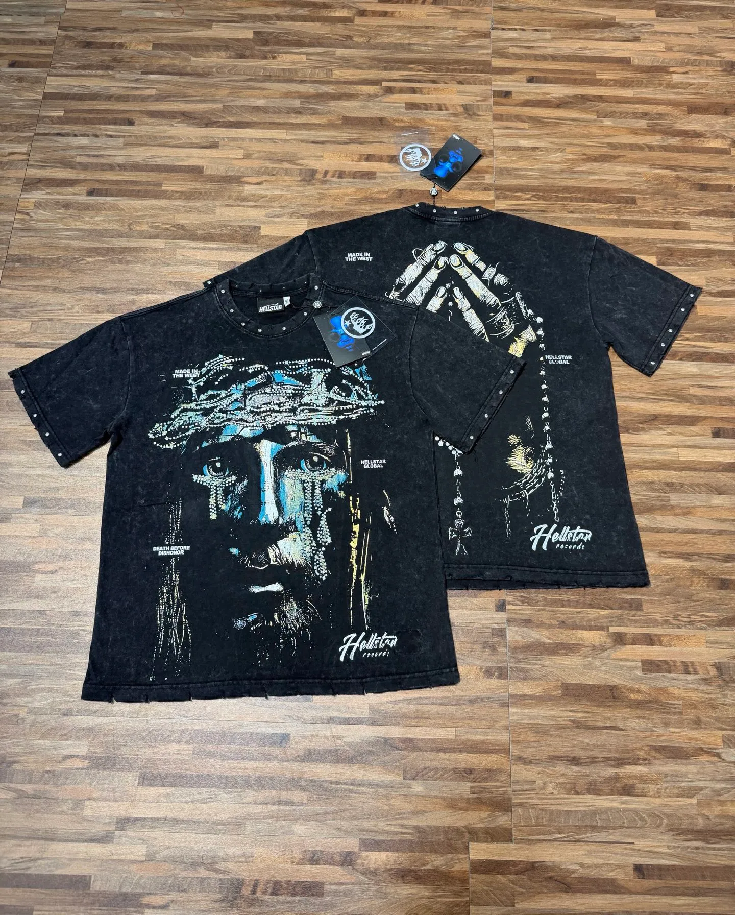 P134 Hellstar/Hellstar (actual shot) Craftsmanship: Washed retro whole piece worn + hand-made diamonds + hot stamping digital printing Cross-border European and American style street brand pure cotton T-shirt Fabric (fabric): 32 counts 250g washed combed double yarn pure cotton Size (size): S-M- L- X L Color (colour): Washed black