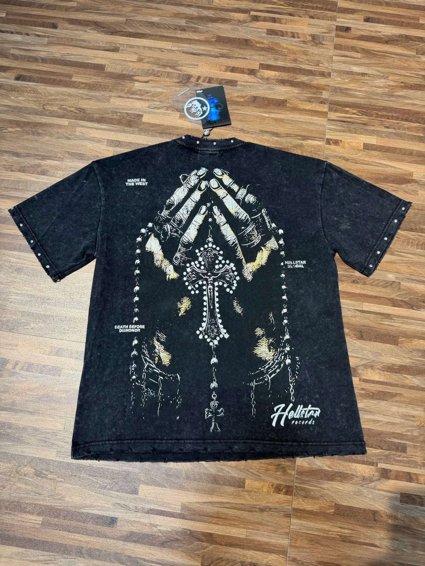 P134 Hellstar/Hellstar (actual shot) Craftsmanship: Washed retro whole piece worn + hand-made diamonds + hot stamping digital printing Cross-border European and American style street brand pure cotton T-shirt Fabric (fabric): 32 counts 250g washed combed double yarn pure cotton Size (size): S-M- L- X L Color (colour): Washed black