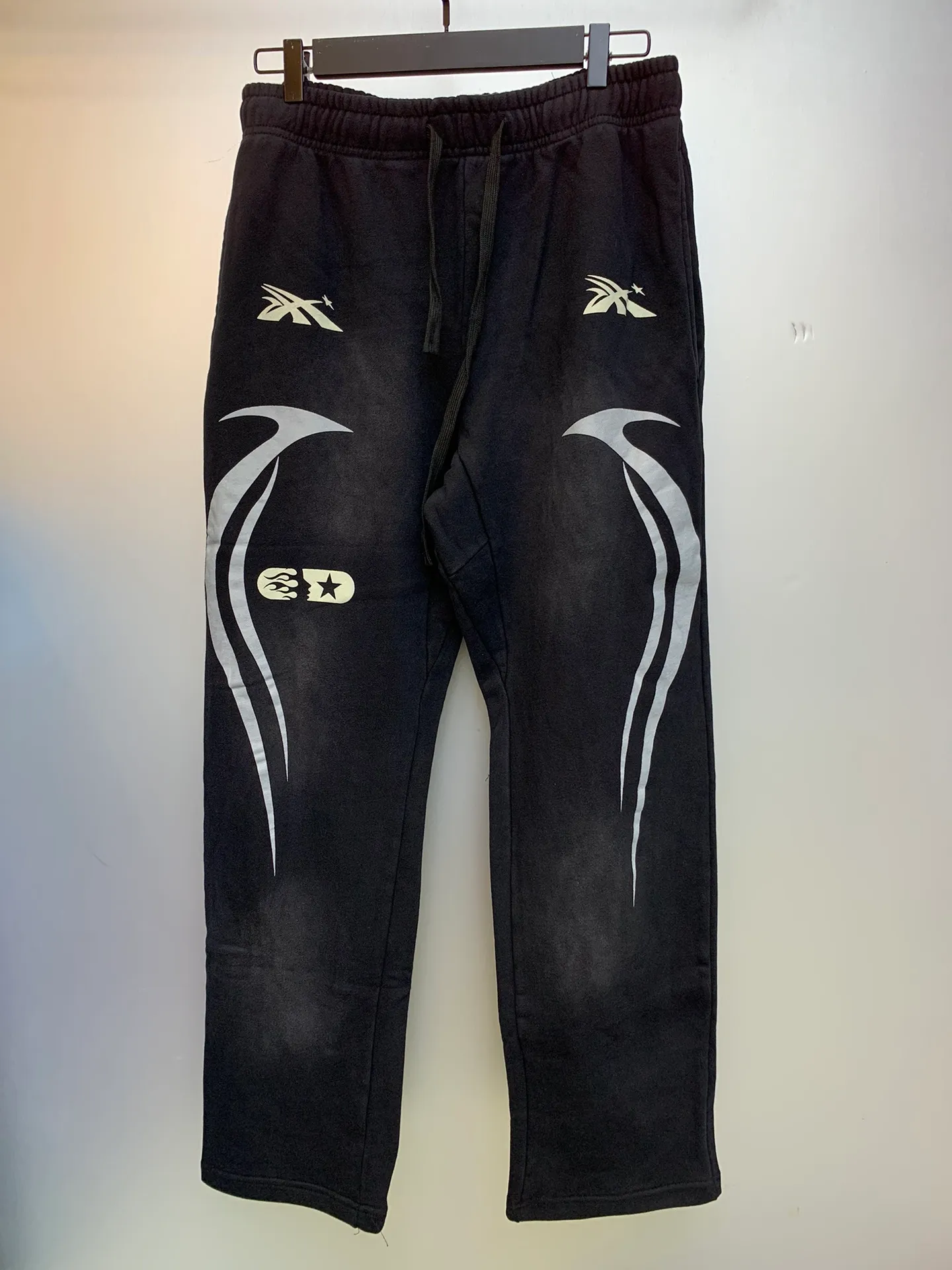 P210 Hellstar Sports Sweatpants Jet Black Red pure cotton terry washed distressed sweatpants color (color): Vintage Black (washed black), Vintage Red (washed red) Size (size): S, M, L, XL