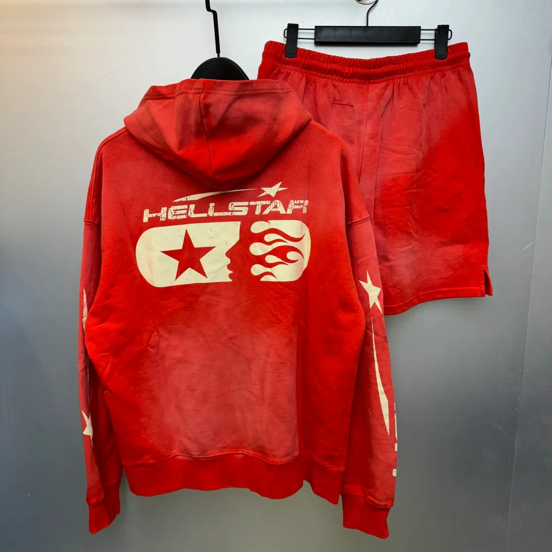 P150 HELLSTAR STUDIOS SHORTS Spray Ma Liu washed distressed cotton shorts, the new hot beauty trend Hellstar!  Standard beauty and trendy workmanship, original customization (fabric, pattern, printing, hang tag, main mark, etc.), exaggerated style, explosive style, dare to break through tradition, bring adventurous new fashion experience!   YoungBoy, the most popular rapper in the youth circle, has shot a lot of models for him, and celebrities such as Dababy and Swae Lee frequently get dressed!  color: RED Size: S, M, L, XL