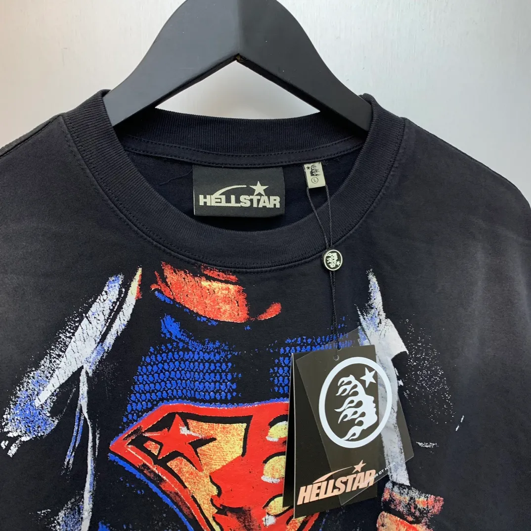 P134 HELLSTAR SUPERHERO T SHIRT HALLOWEEN original spray-painted distressed cotton T-shirt, the new hot beauty trend Hellstar!  Standard beauty and trendy workmanship, original customization (fabric, pattern, printing, hang tag, main mark, etc.), exaggerated style, explosive style, dare to break through tradition, bring adventurous new fashion experience!   YoungBoy, the most popular rapper in the youth circle, has shot a lot of models for him, and celebrities such as Dababy and Swae Lee frequently get dressed!  color: black Size: S, M, L, XL