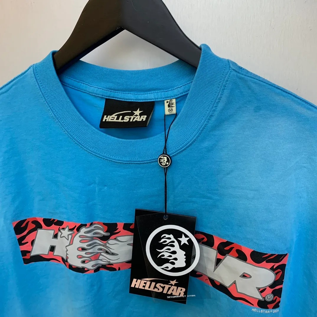 P126 HELLSTAR BOX LOGO T-SHIRT Spray Ma Liu T-shirt short sleeves, the new hot beauty trend Hellstar!  Standard beauty and trendy workmanship, original customization (fabric, pattern, printing, hang tag, main mark, etc.), exaggerated style, explosive style, dare to break through tradition, bring adventurous new fashion experience!   YoungBoy, the most popular rapper in the youth circle, has shot a lot of models for him, and celebrities such as Dababy and Swae Lee frequently get dressed!  color: BLUE Size: S, M, L, XL