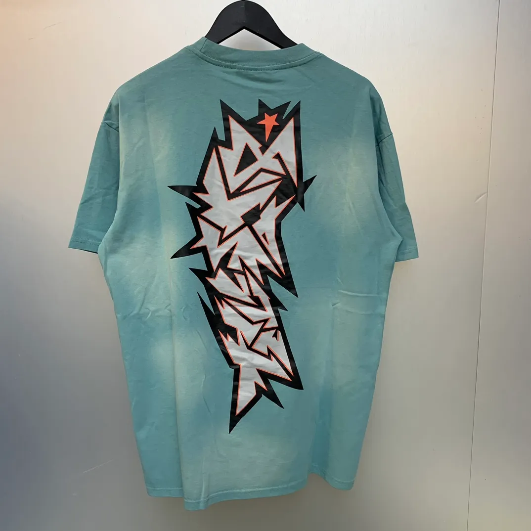 P126 Hellstar Studios Short Sleeve Tee Shirt Spray Horse T-shirt Short Sleeve The new hot beauty trend Hellstar!  Standard beauty and trendy workmanship, original customization (fabric, pattern, printing, hang tag, main mark, etc.), exaggerated style, explosive style, dare to break through tradition, bring adventurous new fashion experience!   YoungBoy, the most popular rapper in the youth circle, has shot a lot of models for him, and celebrities such as Dababy and Swae Lee frequently get dressed!  color: yellow, green, red Size: S, M, L, XL