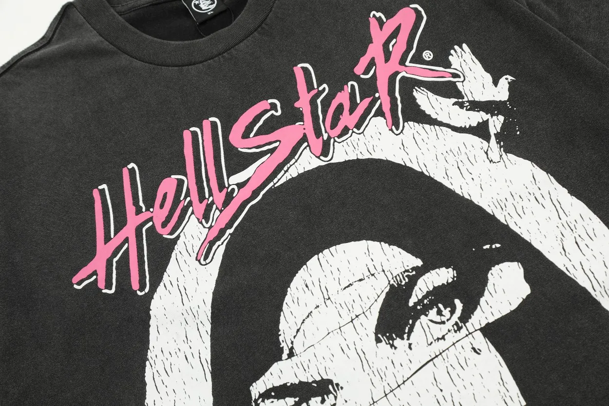P126 Hellstar Studios Vintage Beautiful People Band Tee Hellstar washed and distressed short-sleeved T-shirt The new hot beauty trend Hellstar!  Standard beauty and trendy workmanship, original customization (fabric, pattern, printing, hang tag, main mark, etc.), exaggerated style, explosive style, dare to break through tradition, bring adventurous new fashion experience!  YoungBoy, the most popular rapper in the youth circle, has shot a lot of models for him, and celebrities such as Dababy and Swae Lee frequently get dressed!  color: Vintage Black (washed black) size: S, M, L, XL
