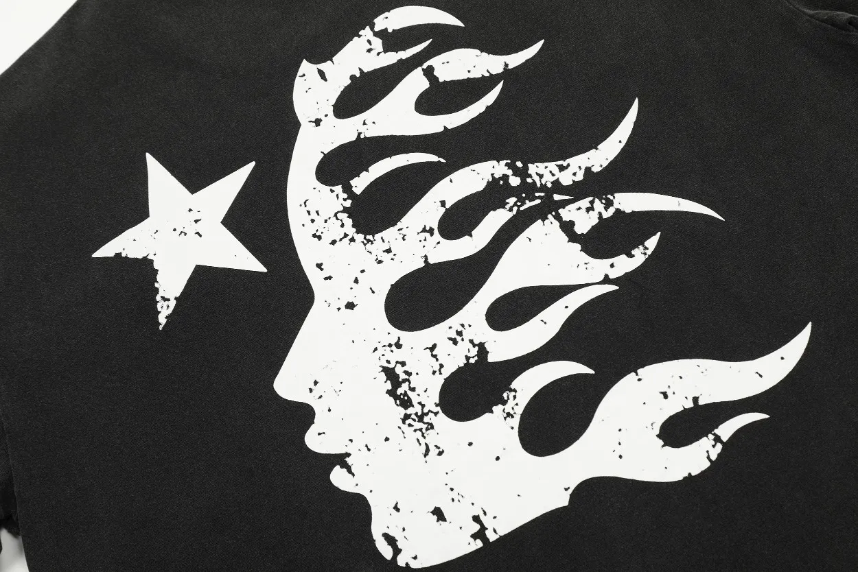 P134 Hellstar Rodman Tee short-sleeved T-shirt The new hot trendy Hellstar! Standard beauty and trendy workmanship, original customization (fabric, pattern, printing, hang tag, main mark, etc.), exaggerated style, explosive style, dare to break through tradition, bring adventurous new fashion experience!  YoungBoy, the most popular rapper in the youth circle, has shot a lot of models for him, and celebrities such as Dababy and Swae Lee frequently get dressed!   color: Vintage Black (washed black) size: S, M, L, XL