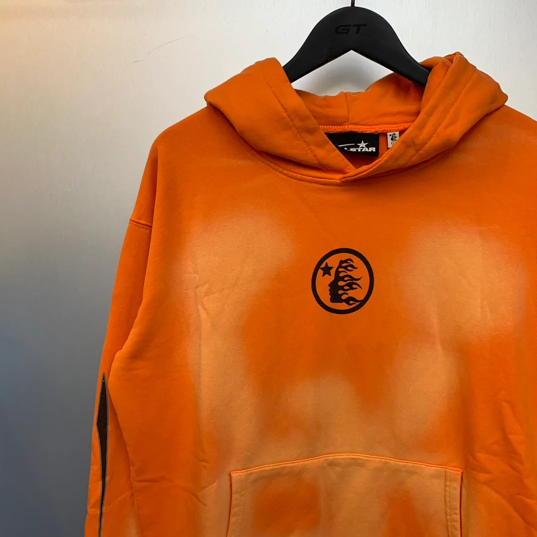 P240 Hellstar Hooded Sweatshirt Fashion brand pure cotton washed and distressed sweatshirt hoodie The new hot trendy Hellstar!  Standard beauty and trendy workmanship, original customization (fabric, pattern, printing, hang tag, main mark, etc.), exaggerated style, explosive style, dare to break through tradition, bring adventurous new fashion experience!   YoungBoy, the most popular rapper in the youth circle, has shot a lot of models for him, and celebrities such as Dababy and Swae Lee frequently get dressed!  color: orange Size: S, M, L, XL