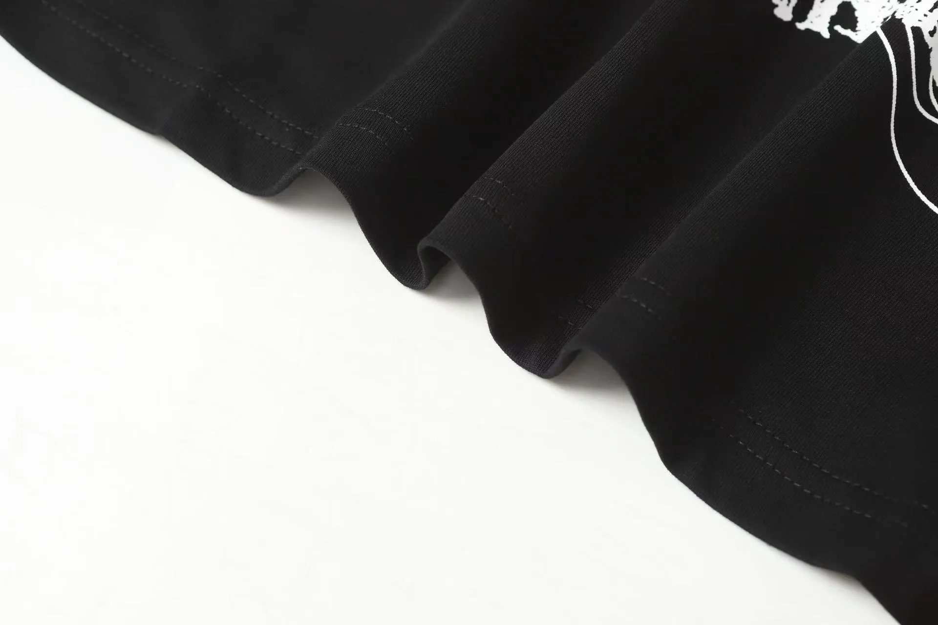 P124 Hellstar Hellstar Cross-border European and American style street fashion brand pure cotton T-shirt Fabric (fabric): 32 counts 250g washed combed double yarn pure cotton Size (size): S-M- L- X L Color (colour): Washed black (spray Ma Liu)
