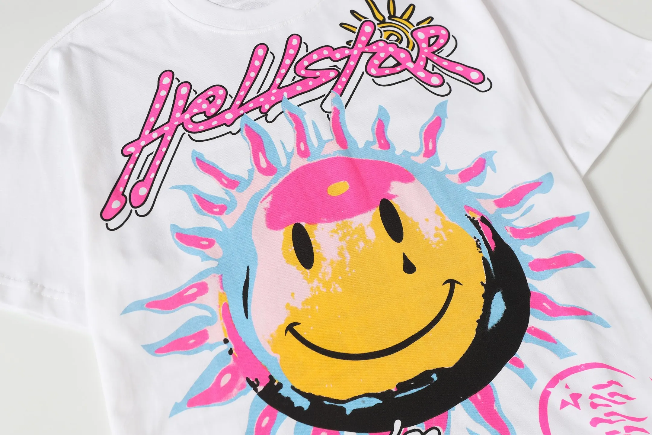 P108 Real-stock Hellstar Cross-border European and American style, street fashion brand pure cotton T-shirt Fabric (fabric): 32 counts of 240g heavy combed double yarn pure cotton Size (size): S-M- L- X L Color (colour): White 👉 👉 👉 👉