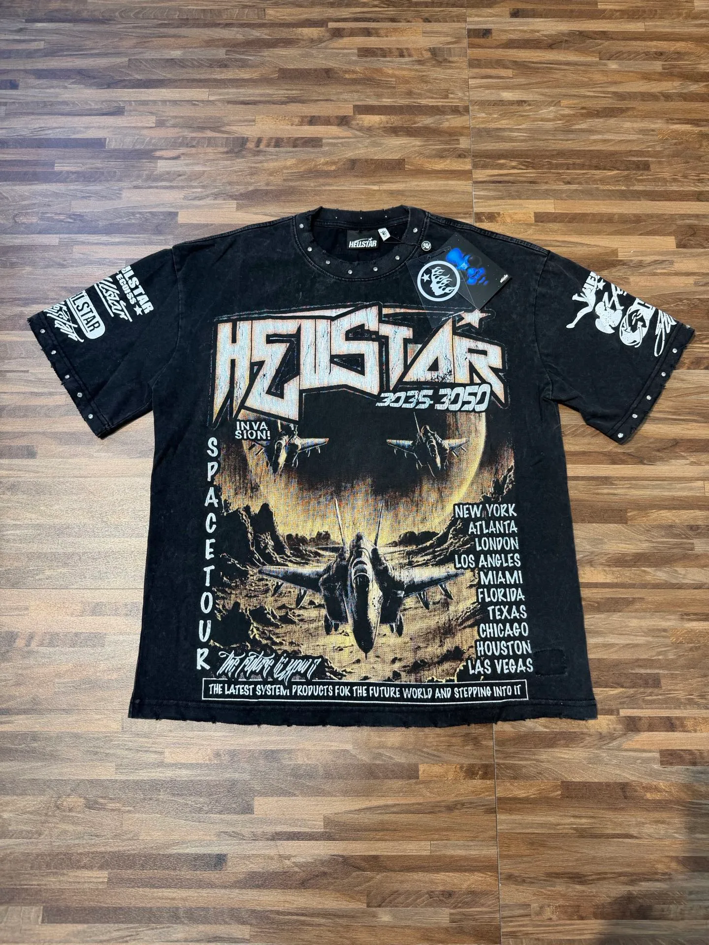 P134 Hellstar/Hellstar (actual shot) Craftsmanship: Washed retro whole piece worn + hand-made diamonds + hot stamping digital printing Cross-border European and American style street brand pure cotton T-shirt Fabric (fabric): 32 counts 250g washed combed double yarn pure cotton Size (size): S-M- L- X L Color (colour): Washed black