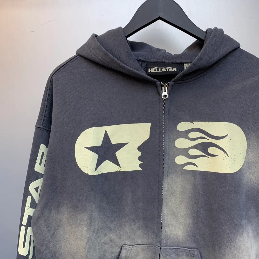 P240 HELLSTAR STUDIOS ZIP HOODIE Beauty and fashion washable water spray Ma Liu distressed hoodie sweatshirt cardigan jacket The new hot beauty trend Hellstar!  Standard beauty and trendy workmanship, original customization (fabric, pattern, printing, hang tag, main mark, etc.), exaggerated style, explosive style, dare to break through tradition, bring adventurous new fashion experience!   YoungBoy, the most popular rapper in the youth circle, has shot a lot of models for him, and celebrities such as Dababy and Swae Lee frequently get dressed!  color: gray Size: S, M, L, XL