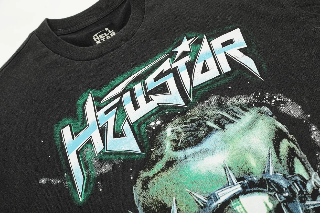 P126 Hellstar Studios The Future Short Sleeve Tee Shirt Washed Black Hellstar Future's washed and distressed short-sleeved T-shirt The new hot beauty trend Hellstar! Standard beauty and trendy workmanship, original customization (fabric, pattern, printing, hang tag, main mark, etc.), exaggerated style, explosive style, dare to break through tradition, bring adventurous new fashion experience!  YoungBoy, the most popular rapper in the youth circle, has shot a lot of models for him, and celebrities such as Dababy and Swae Lee frequently get dressed!  color: Vintage Black (washed black) size: S, M, L, XL