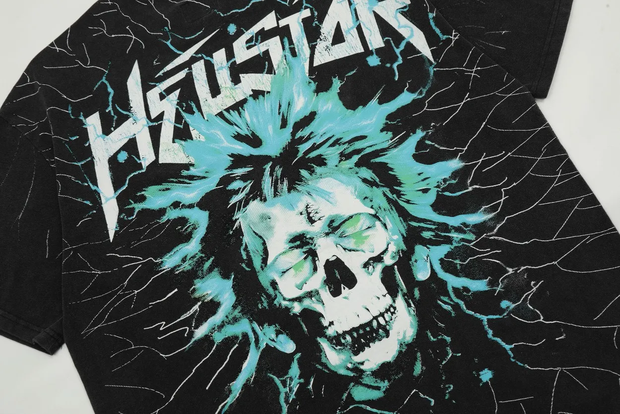 P146 Hellstar Studios Electric Kid Short Sleeve Tee Shirt Washed Black Short Sleeve T-shirt The new hot beauty trend Hellstar!  Standard beauty and trendy workmanship, original customization (fabric, pattern, printing, hang tag, main mark, etc.), exaggerated style, explosive style, dare to break through tradition, bring adventurous new fashion experience!  YoungBoy, the most popular rapper in the youth circle, has shot a lot of models for him, and celebrities such as Dababy and Swae Lee frequently get dressed!  color: Vintage Black (washed black) size: S, M, L, XL