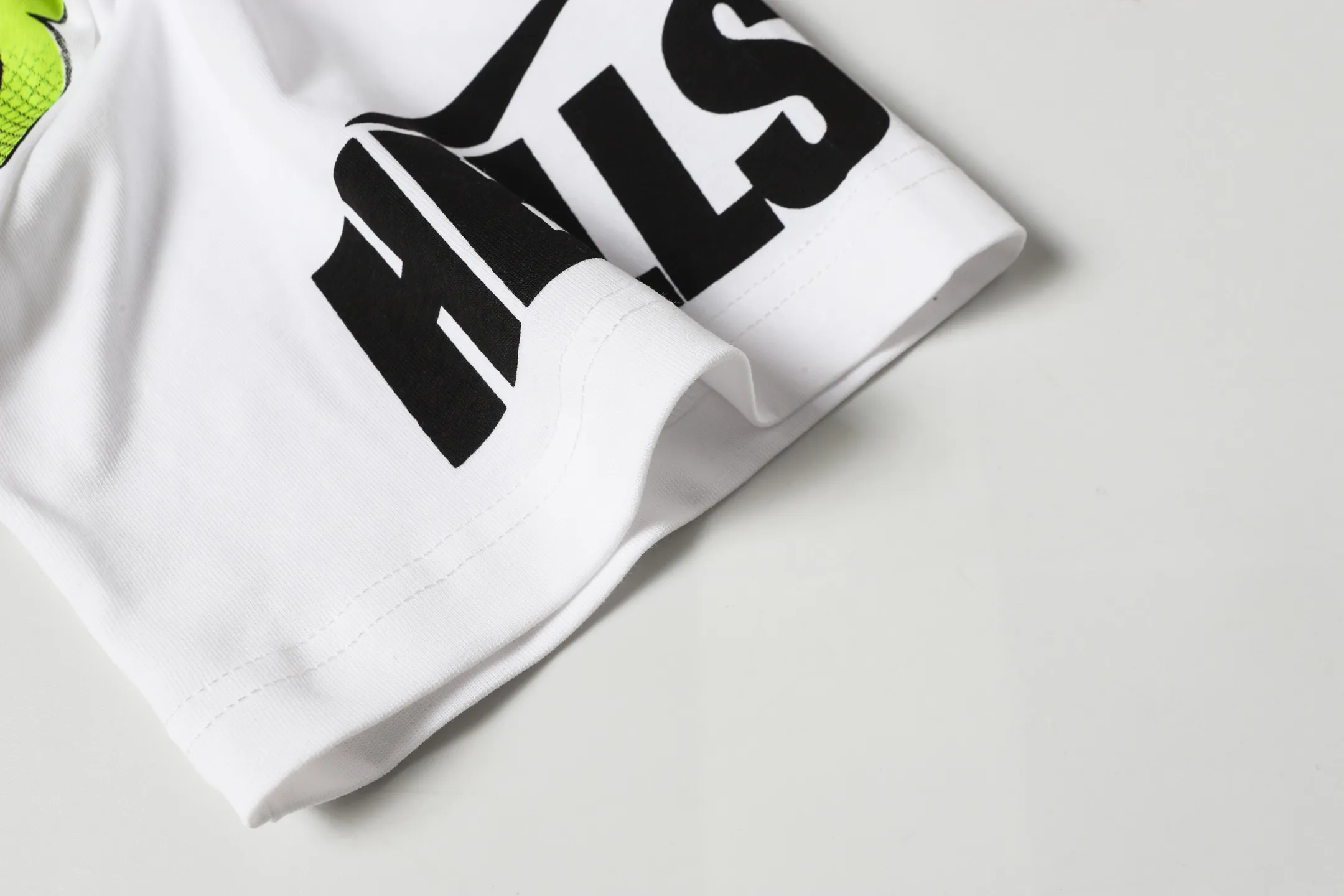 P108 Real-stock Hellstar cross-border European and American style, street fashion brand pure fabric (fabric): 32 pieces of 240g heavy combed double yarn pure cotton code number (size): S-M- L- X L color (colour): apricot/white 👉