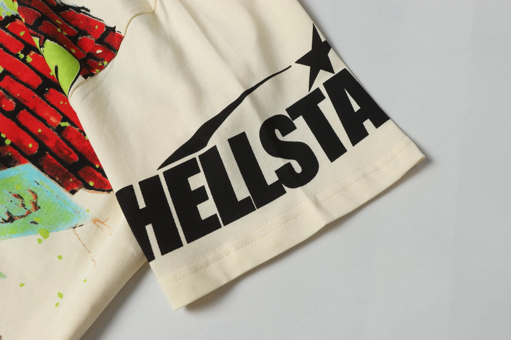 P108 Real-stock Hellstar cross-border European and American style, street fashion brand pure fabric (fabric): 32 pieces of 240g heavy combed double yarn pure cotton code number (size): S-M- L- X L color (colour): apricot/white 👉