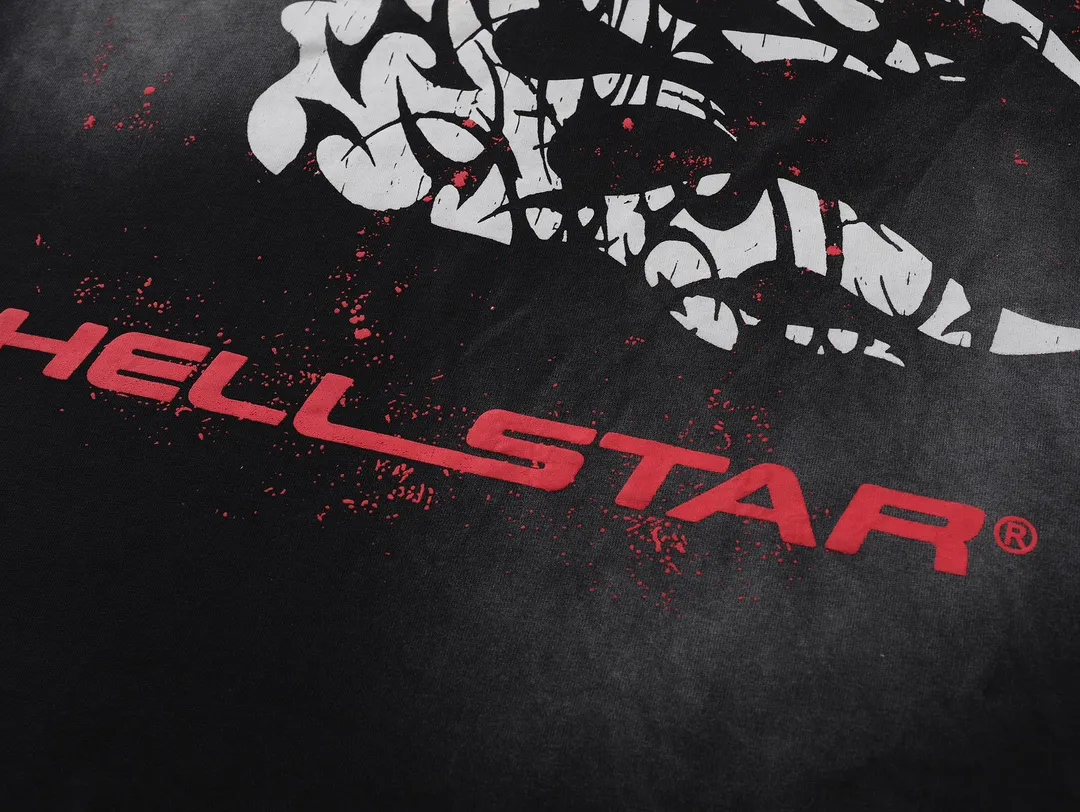P126 HELLSTAR THORN T-SHIRT short-sleeved T-shirt, the new hot beauty trend Hellstar!  Standard beauty and trendy workmanship, original customization (fabric, pattern, printing, hang tag, main mark, etc.), exaggerated style, explosive style, dare to break through tradition, bring adventurous new fashion experience!   YoungBoy, the most popular rapper in the youth circle, has shot a lot of models for him, and celebrities such as Dababy and Swae Lee frequently get dressed!  color: black Size: S, M, L, XL