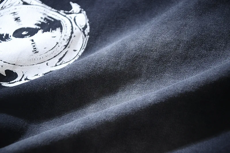 P130 Washed Black + Frayed Real Shots Hellstar Washed, Frayed and Reversed Fashion Printed Short-sleeved T-shirt Fabric: 265g 32 count fine cotton double yarn pure cotton Color: Washed Black Size: S M L XL