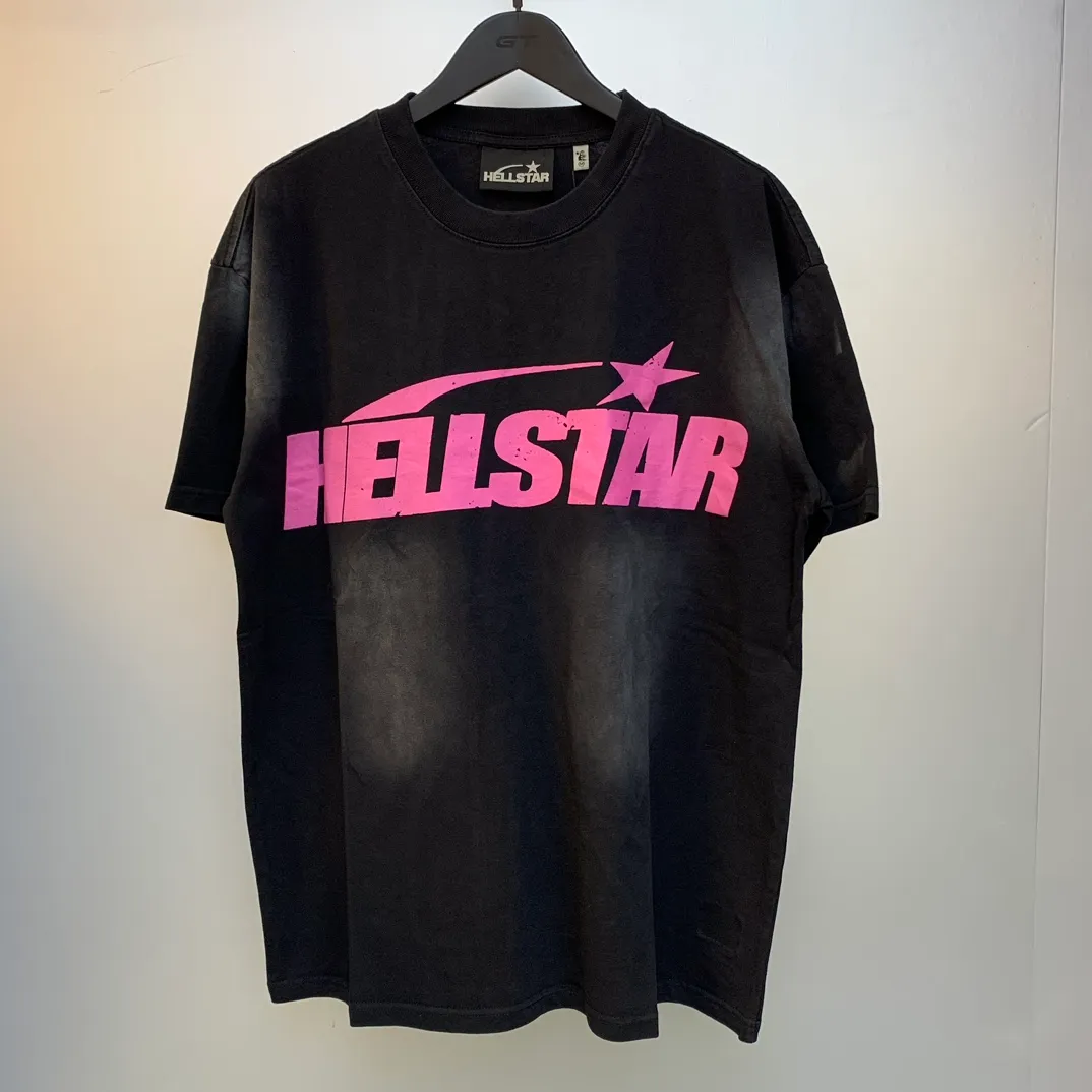 P126 Hellstar Studios Classic Pink Logo Short Sleeve Tee Shirt Washed Black short-sleeved T-shirt is a new hot trend in Hellstar!  Standard beauty and trendy workmanship, original customization (fabric, pattern, printing, hang tag, main mark, etc.), exaggerated style, explosive style, dare to break through tradition, bring adventurous new fashion experience!   YoungBoy, the most popular rapper in the youth circle, has shot a lot of models for him, and celebrities such as Dababy and Swae Lee frequently get dressed!  color: black Size: S, M, L, XL