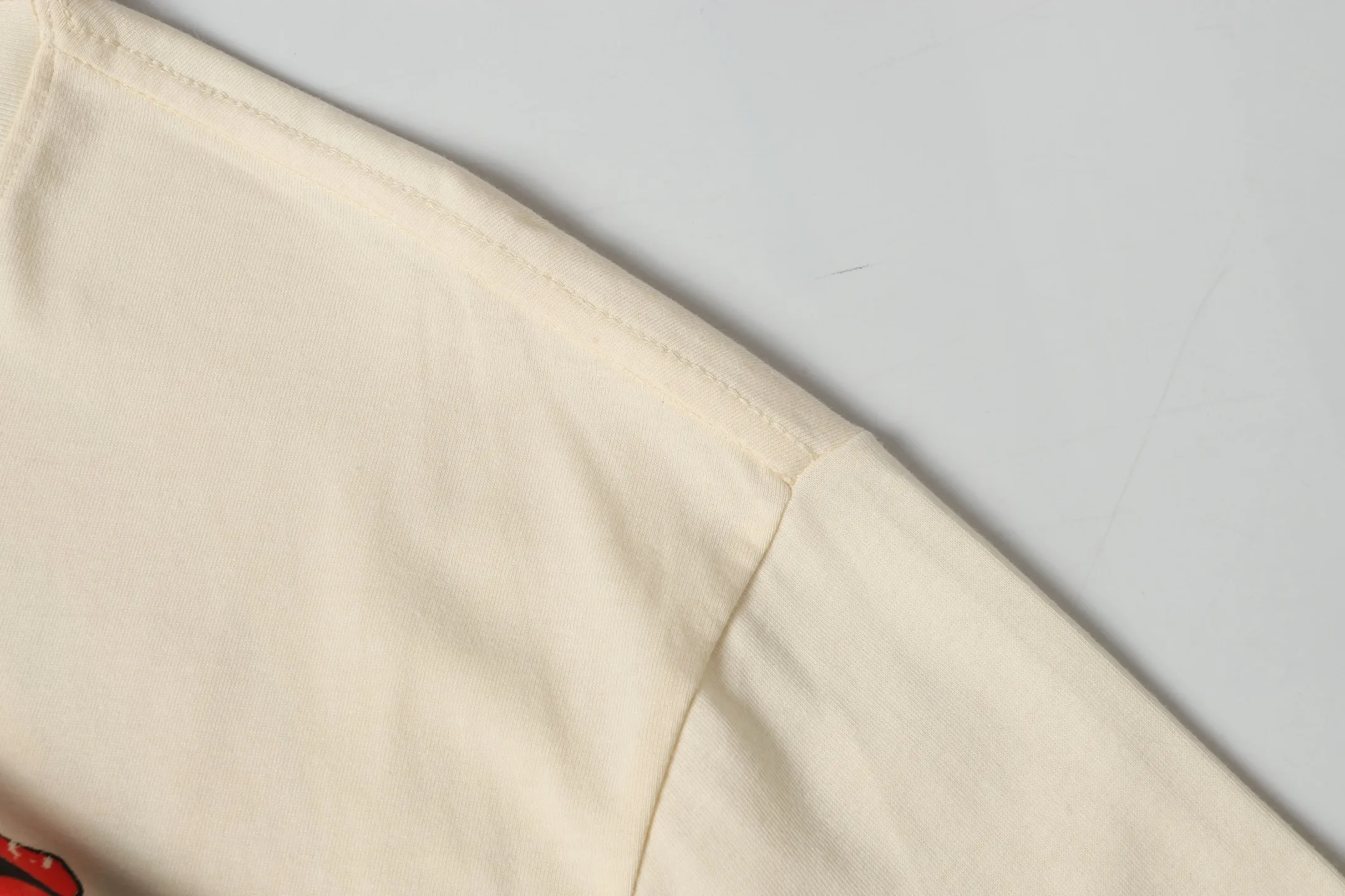 P108 Real-stock Hellstar Cross-border European and American style, street brand pure cotton T-shirt Fabric (fabric): 32 counts of 240g heavy combed double yarn pure cotton Size (size): S-M- L- X L Color (colour): black/white/apricot 👉 👉