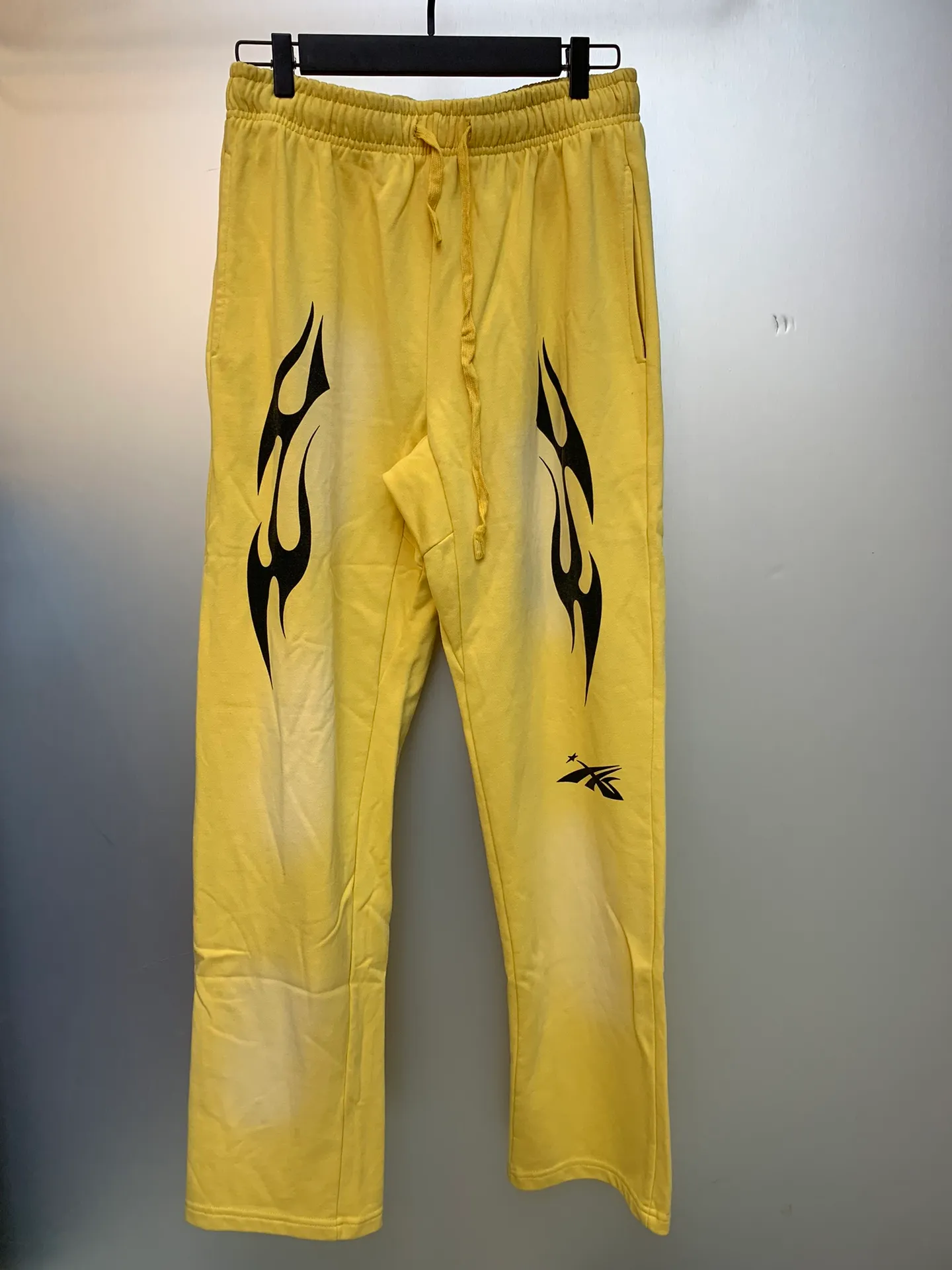 P210 Hellstar Studios Sports Sweatpants Yellow terry trousers color (color): yellow Size (size): S, M, L, XL