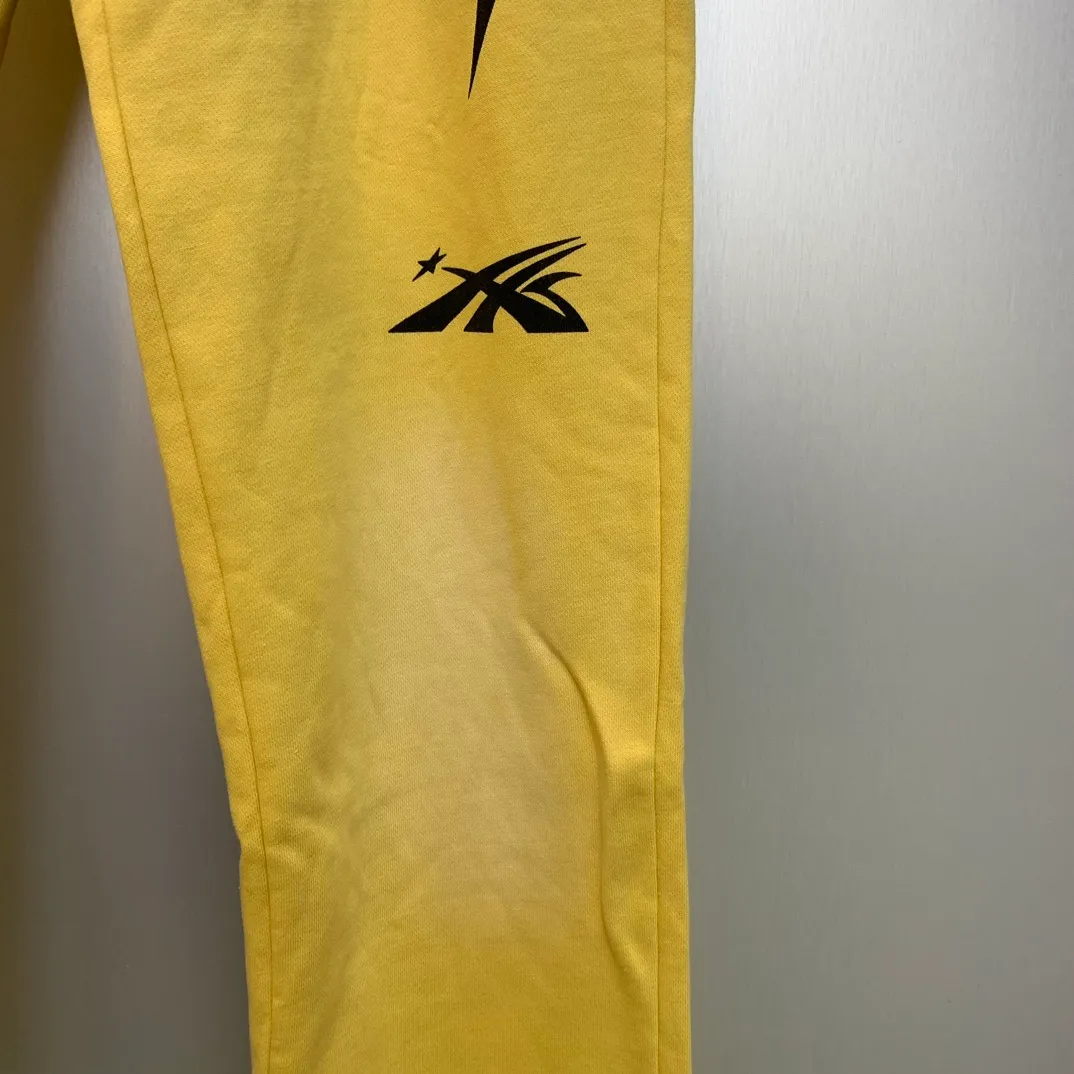 P210 Hellstar Studios Sports Sweatpants Yellow terry trousers color (color): yellow Size (size): S, M, L, XL